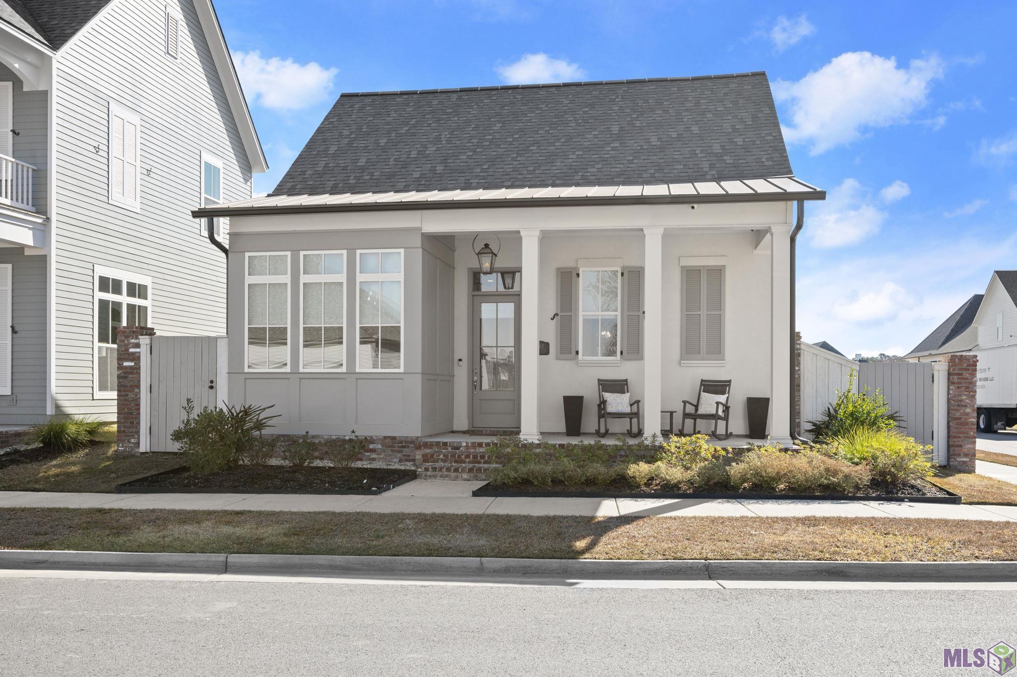 1702 RUE DE GRAND, Baton Rouge, LA 70808