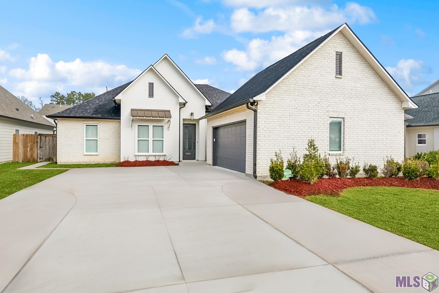 9629 S CREEK DR, Denham Springs, LA 70726