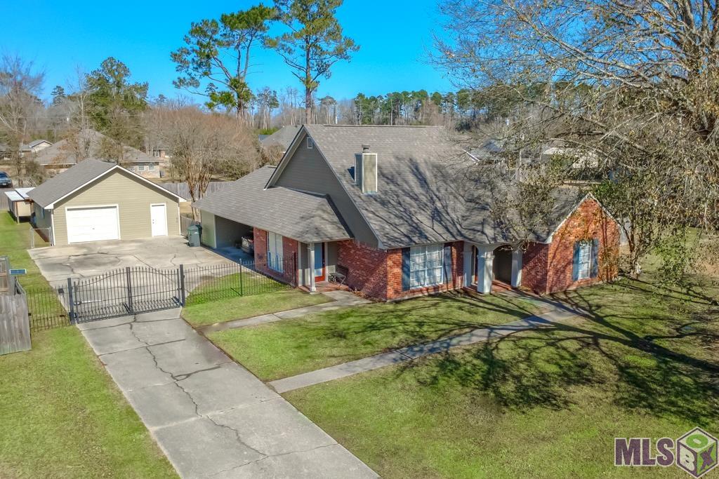 8211 CECIL DR, Denham Springs, LA 70706