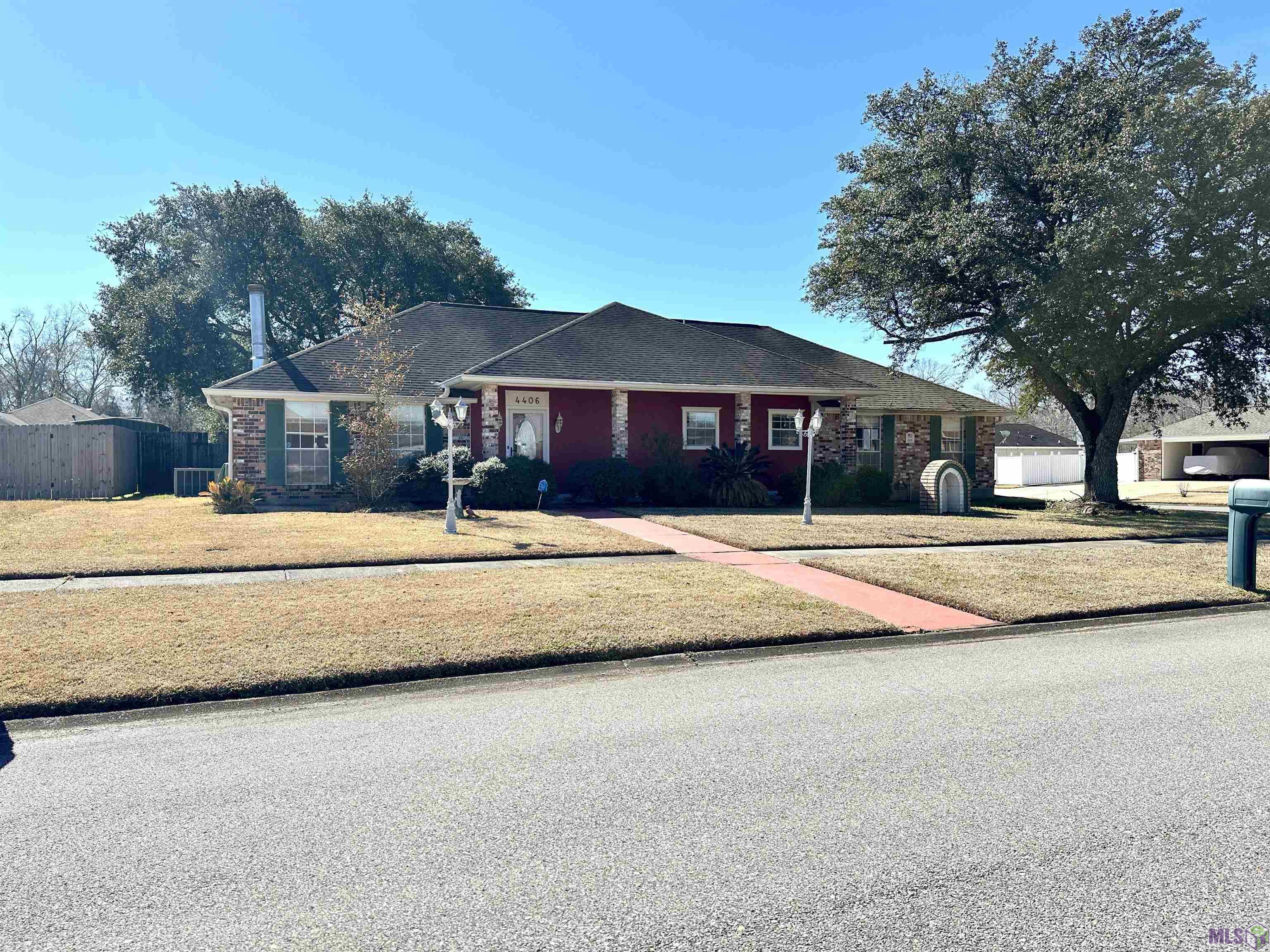 4406 FOURCHON DR, Baker, LA 70714