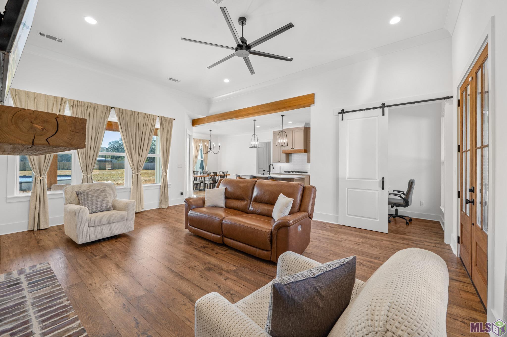 10598 ARNOLD RD, Denham Springs, LA 70726