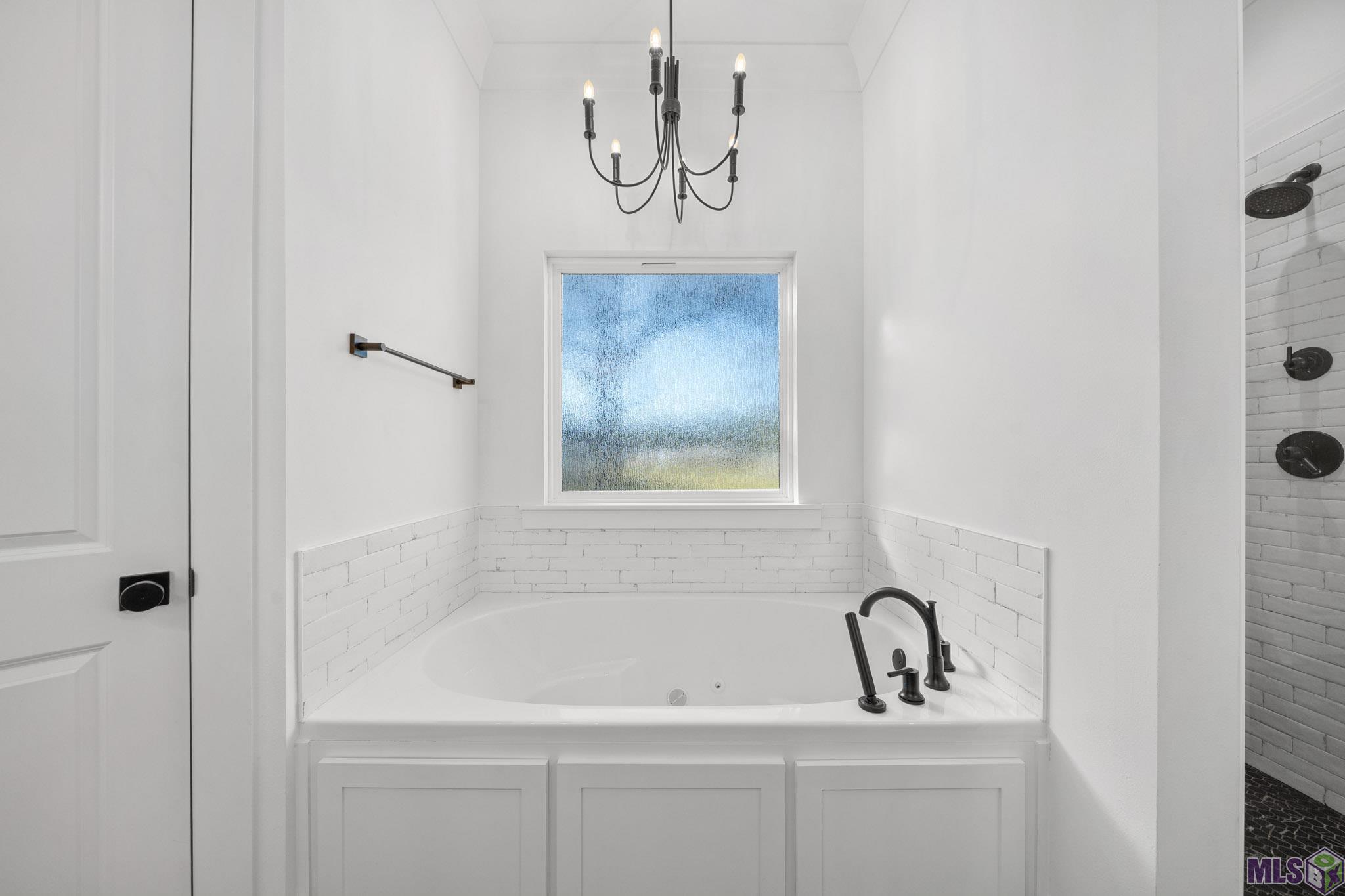 10598 ARNOLD RD, Denham Springs, LA 70726