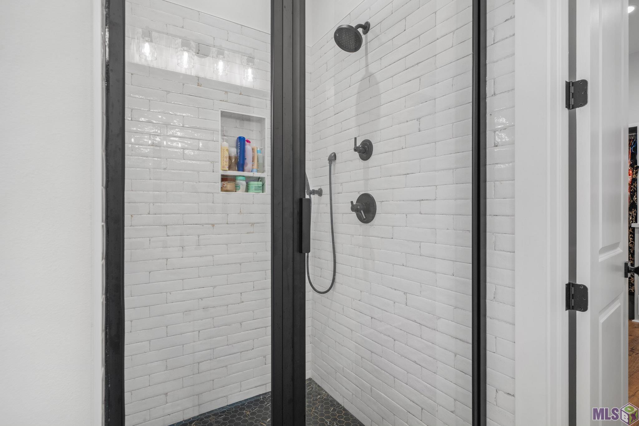 10598 ARNOLD RD, Denham Springs, LA 70726