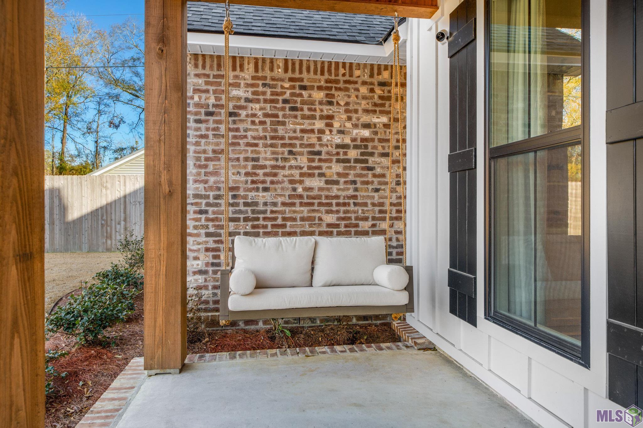 10598 ARNOLD RD, Denham Springs, LA 70726