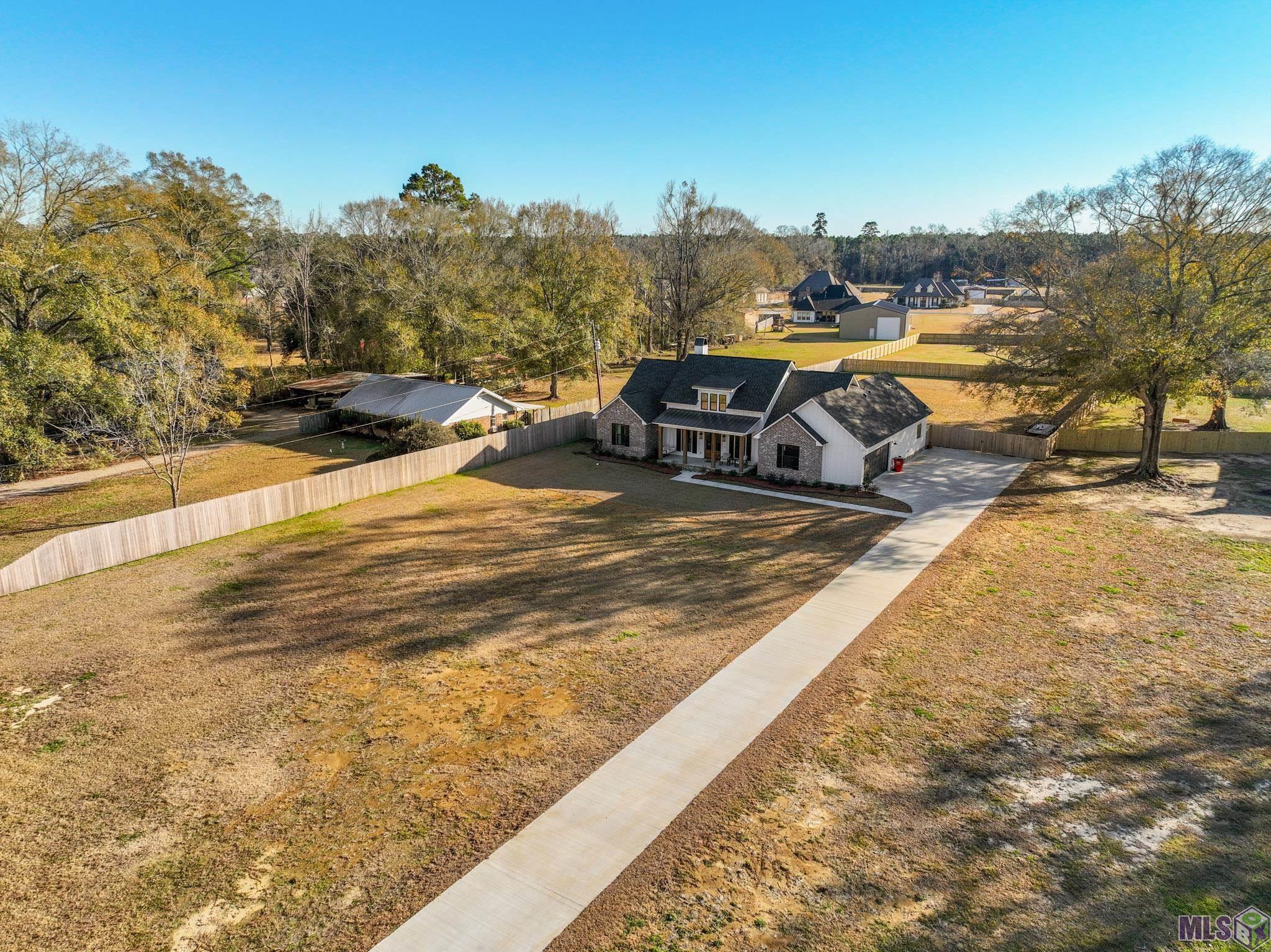 10598 ARNOLD RD, Denham Springs, LA 70726