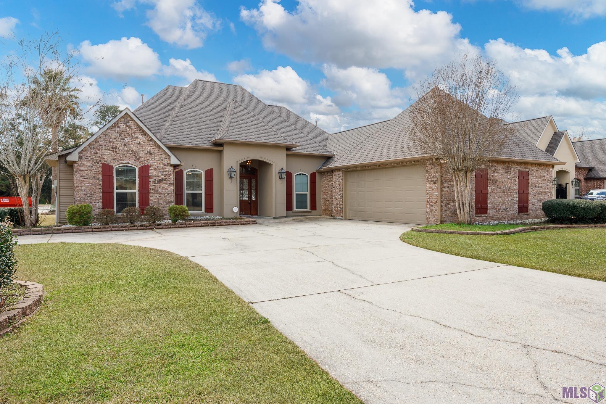 1531 E CITY PLACE ST, Gonzales, LA 70737