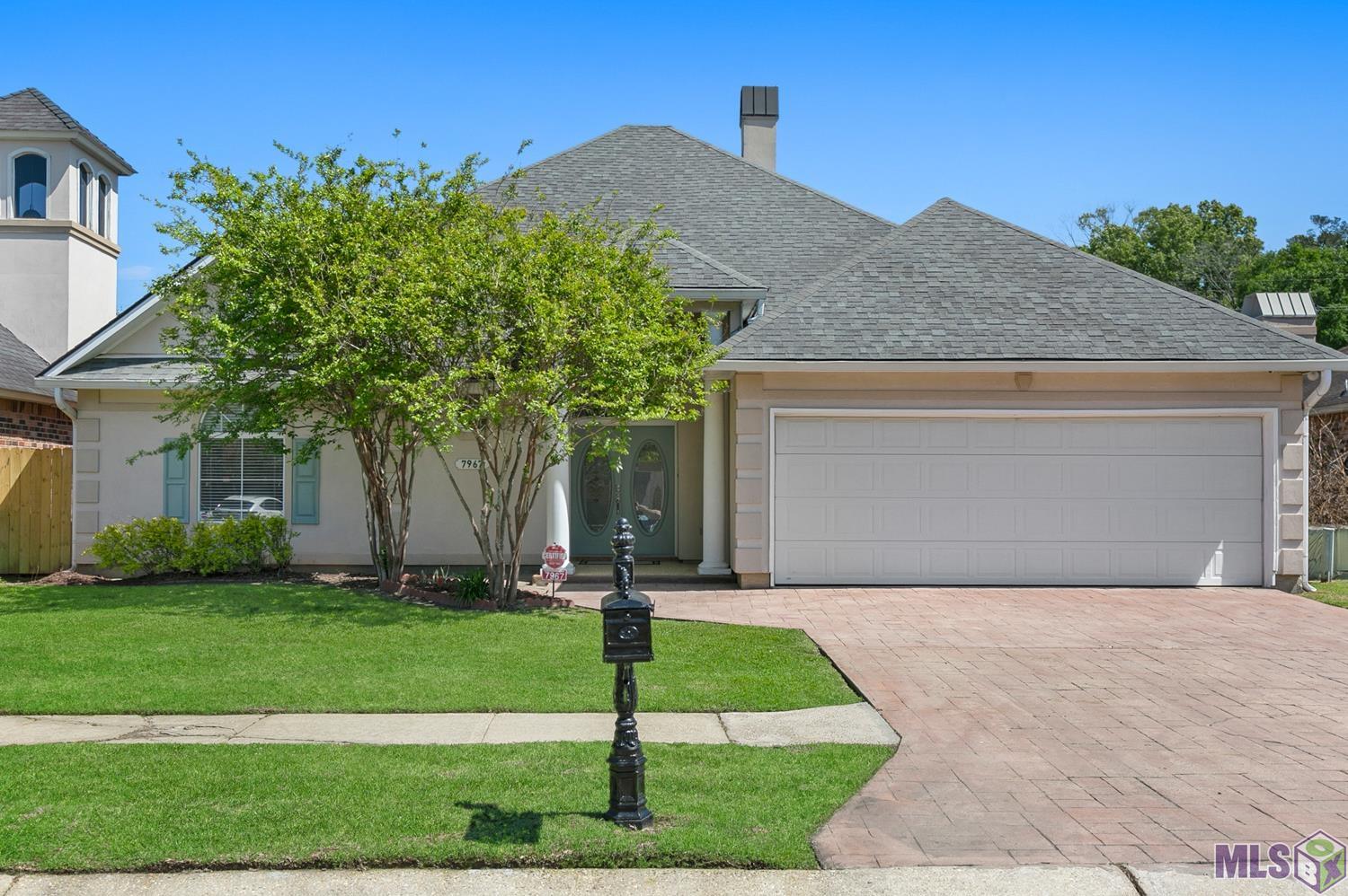7967 TARA DR, Denham Springs, LA 70726