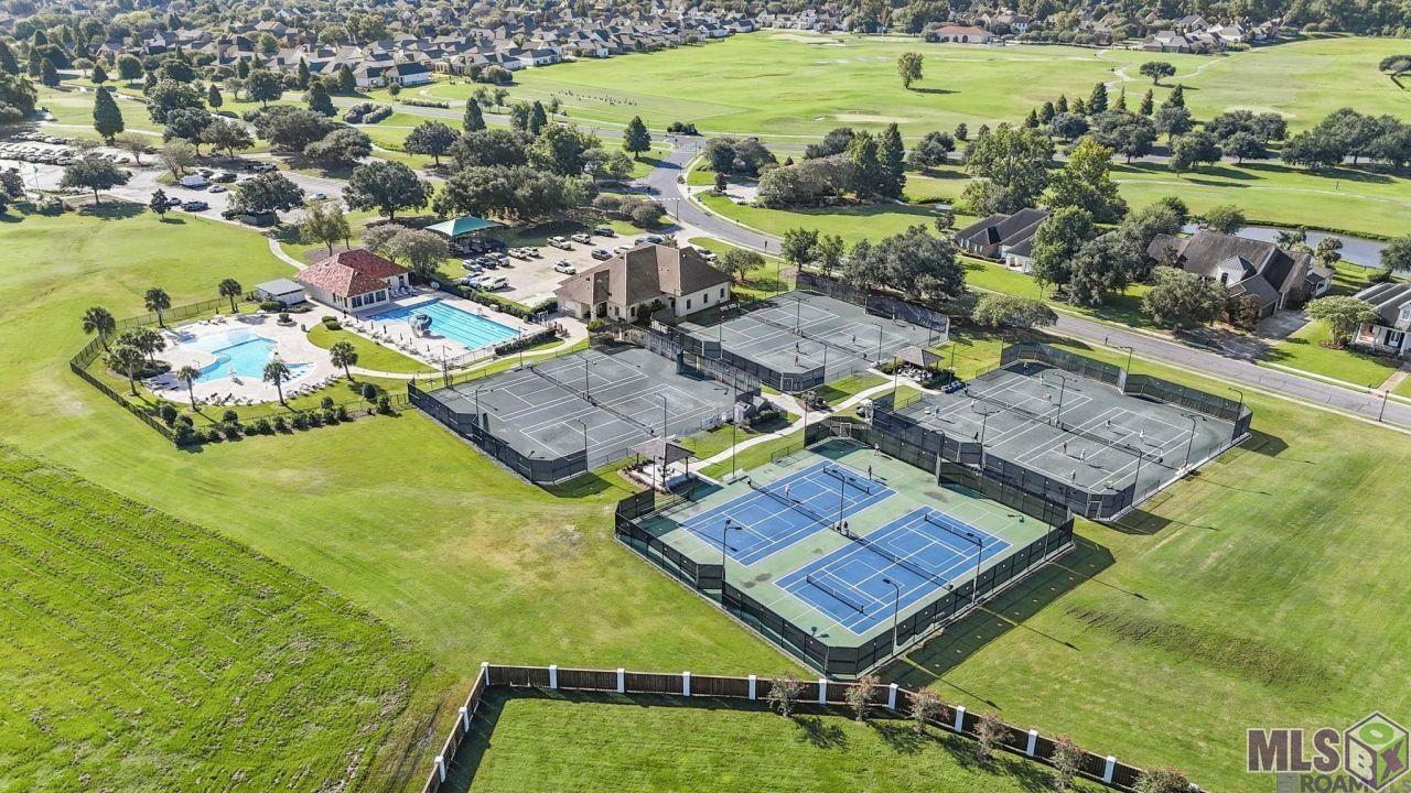 2138 THOMAS BOYD DR, Saint George, LA 70810