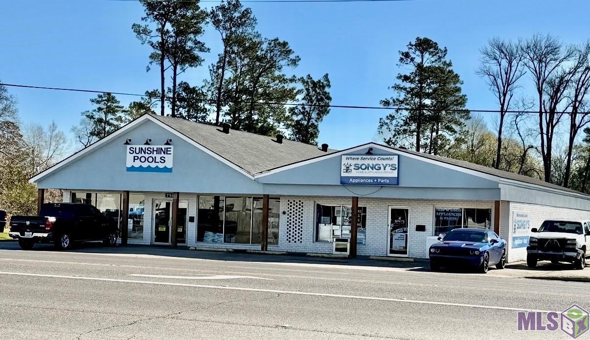 714 SW FLORIDA AVE, Denham Springs, LA 70726