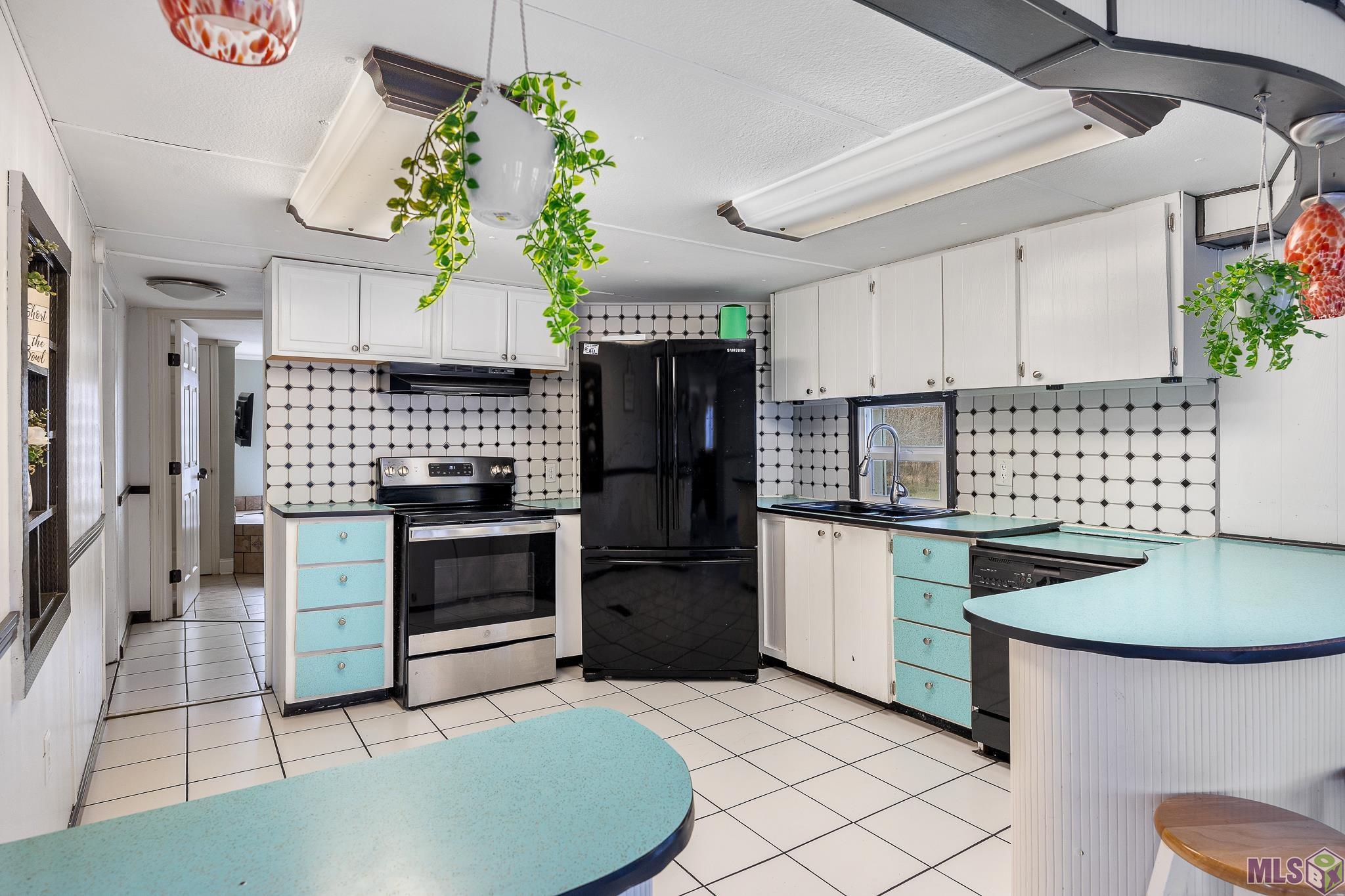 18739 RIVER BEND RD, Maurepas, LA 70449