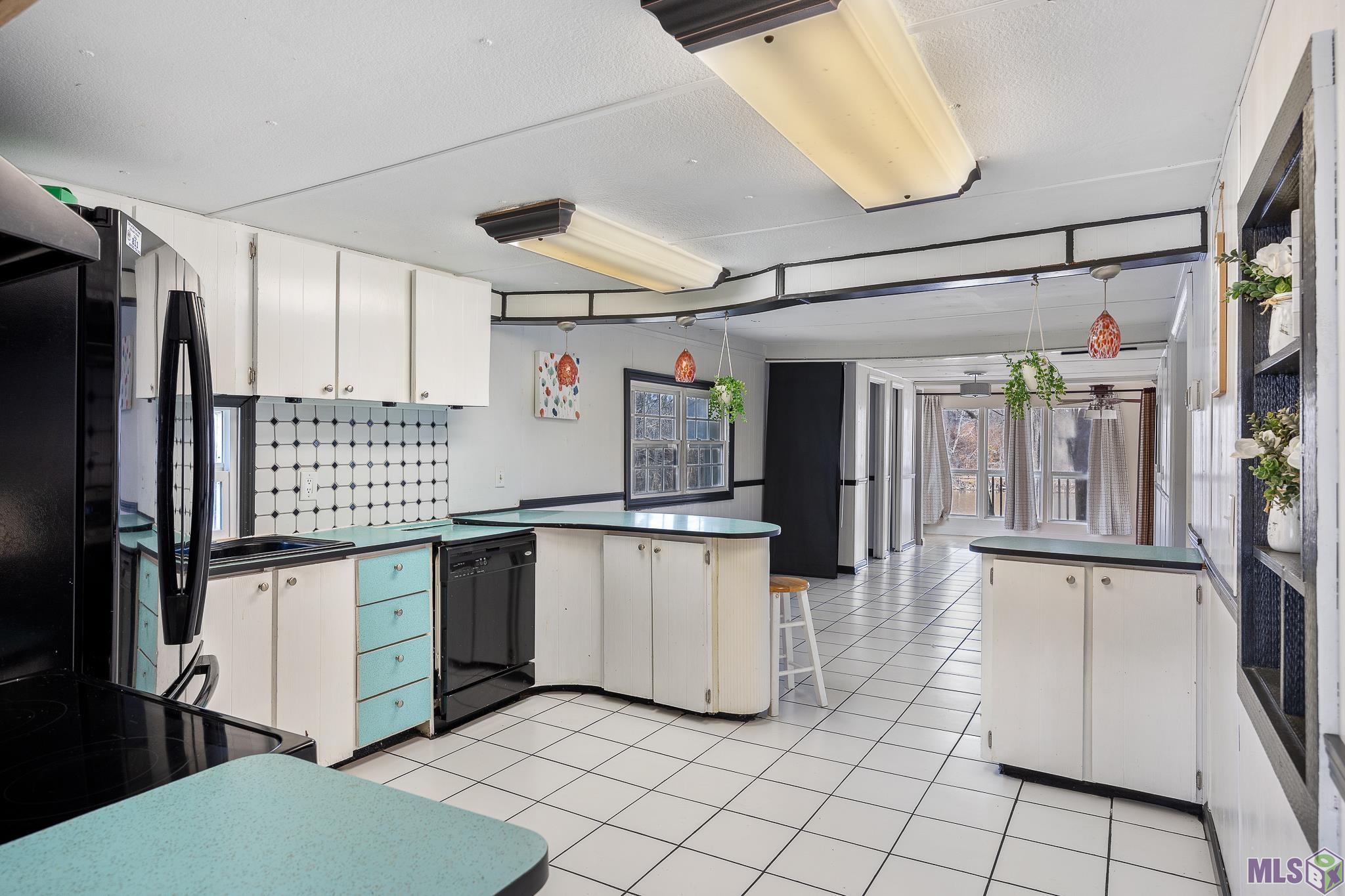 18739 RIVER BEND RD, Maurepas, LA 70449