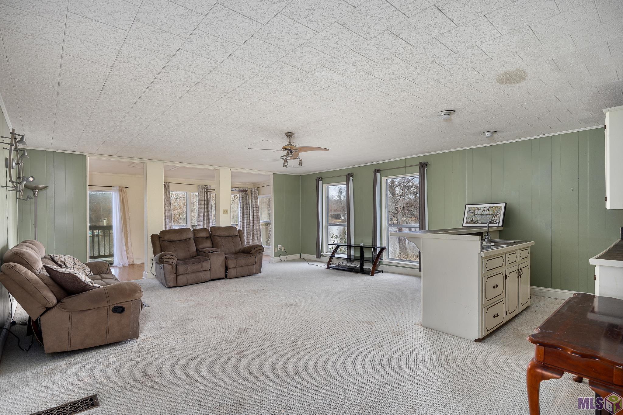 18739 RIVER BEND RD, Maurepas, LA 70449