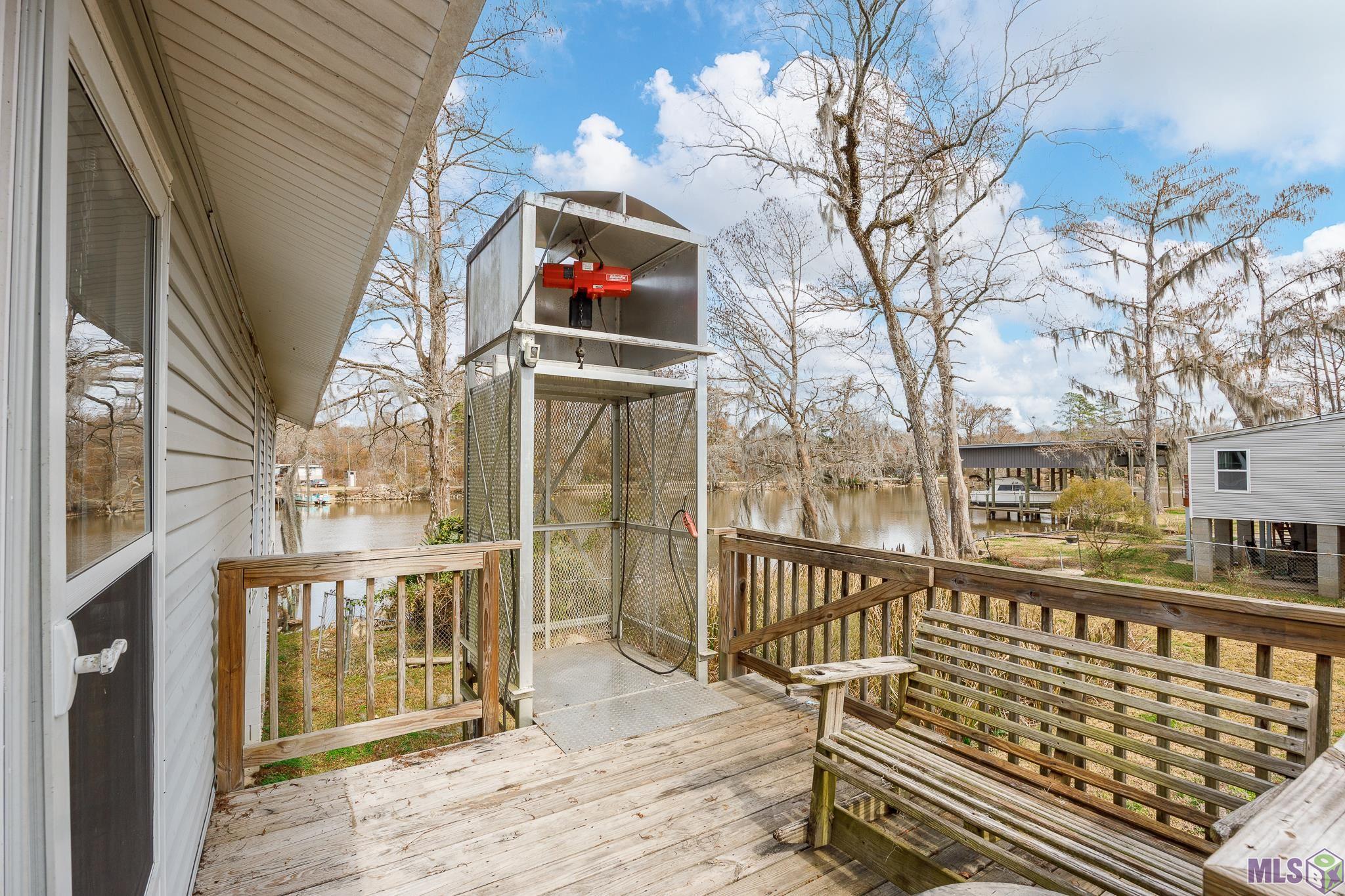 18739 RIVER BEND RD, Maurepas, LA 70449