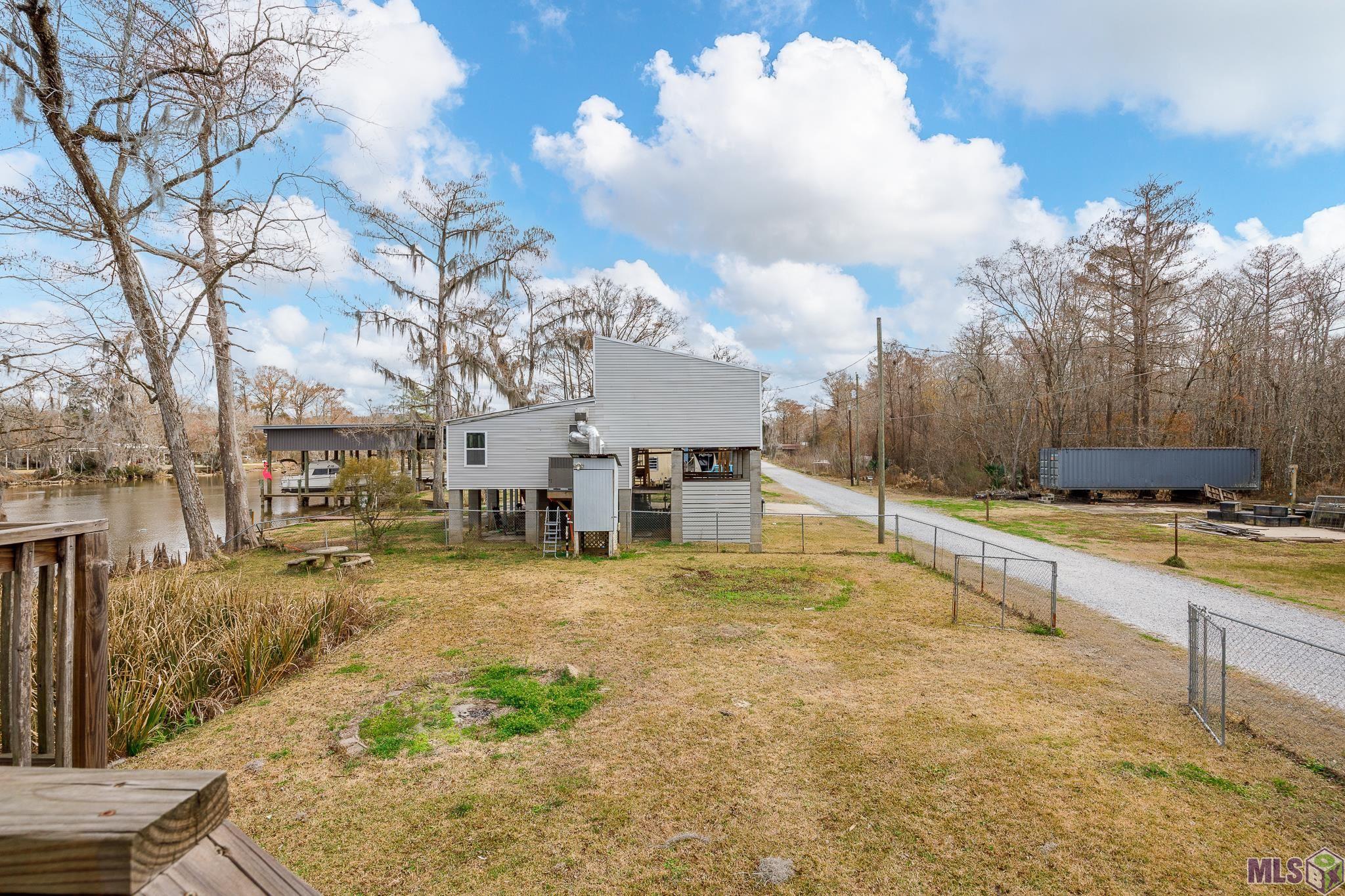 18739 RIVER BEND RD, Maurepas, LA 70449