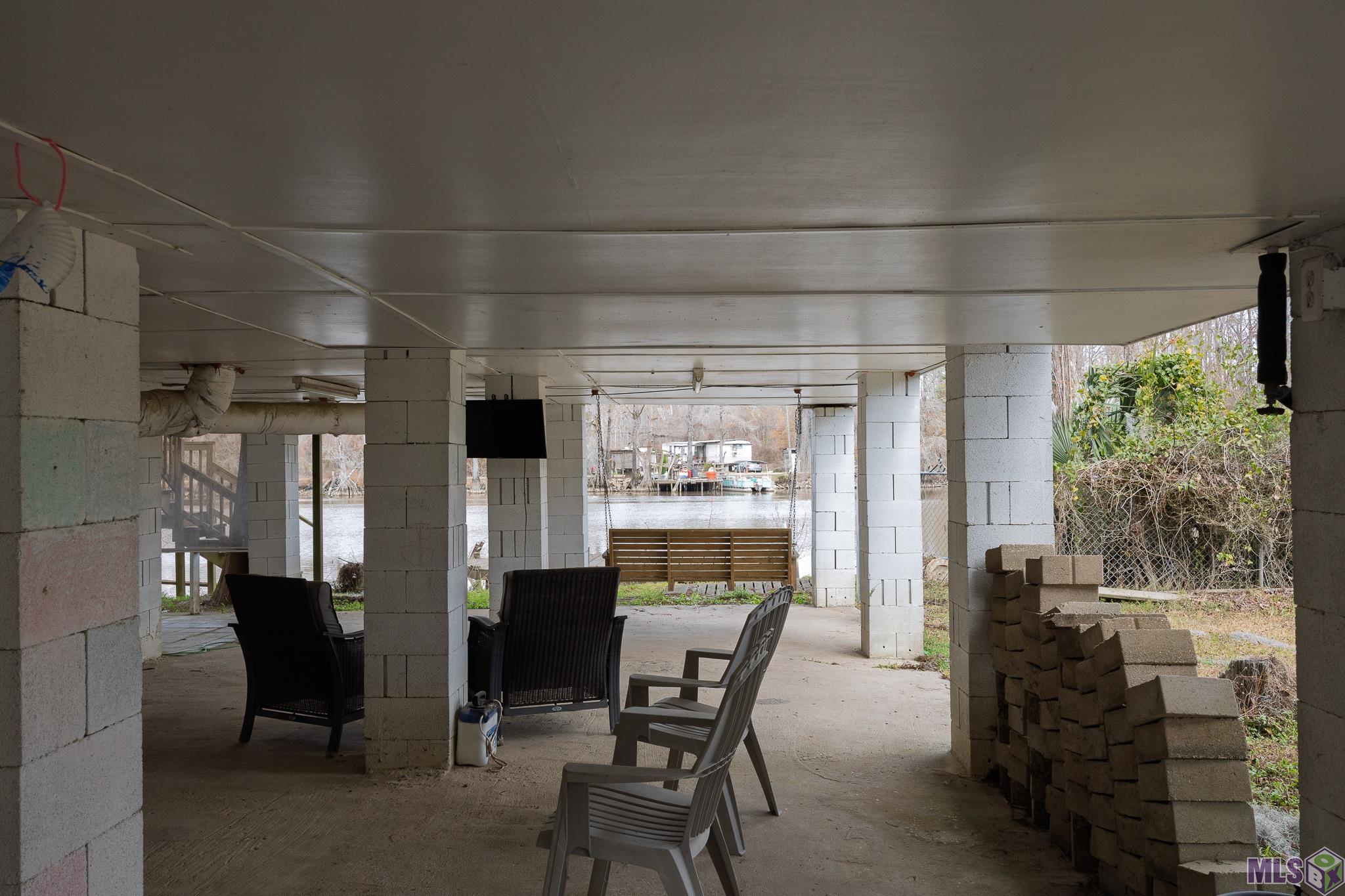 18739 RIVER BEND RD, Maurepas, LA 70449