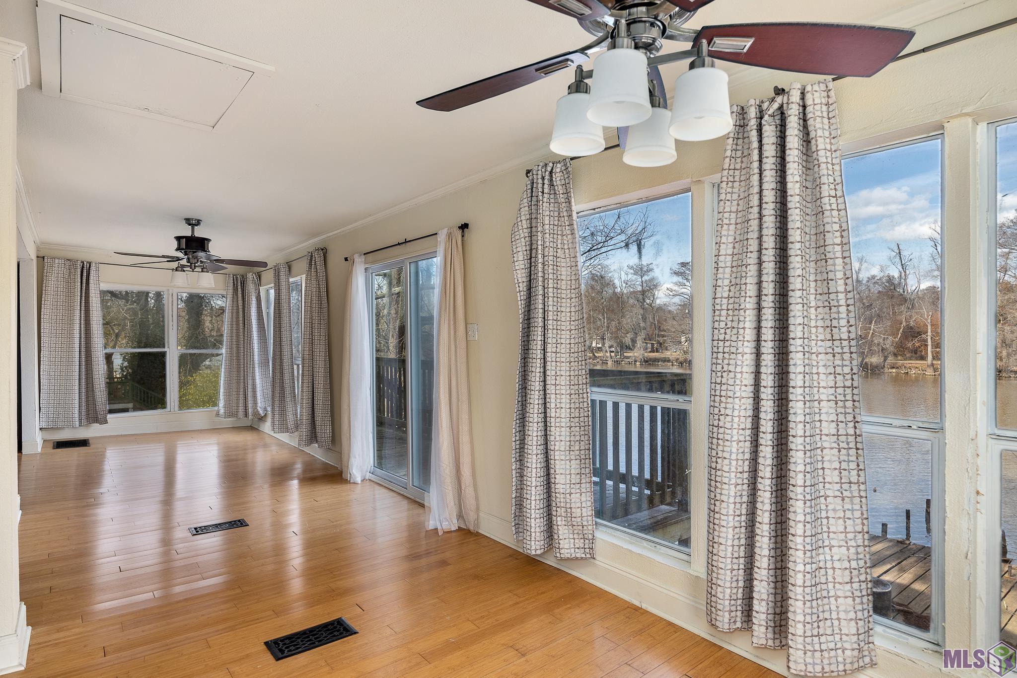 18739 RIVER BEND RD, Maurepas, LA 70449