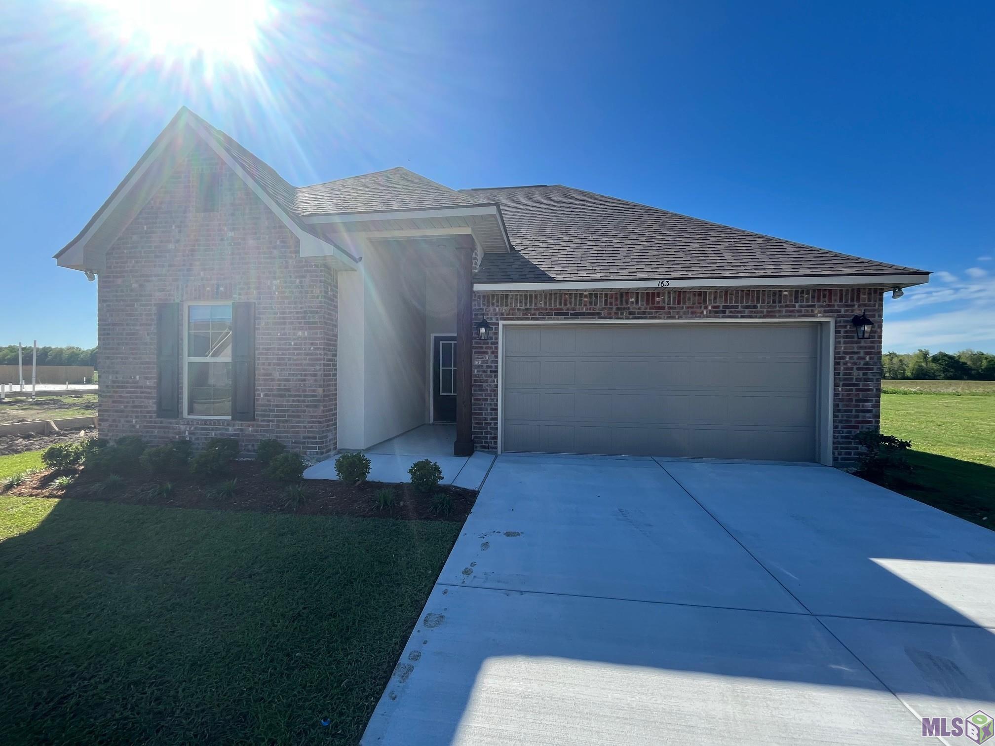 163 Spring Grove Loop, Thibodaux, LA 70301