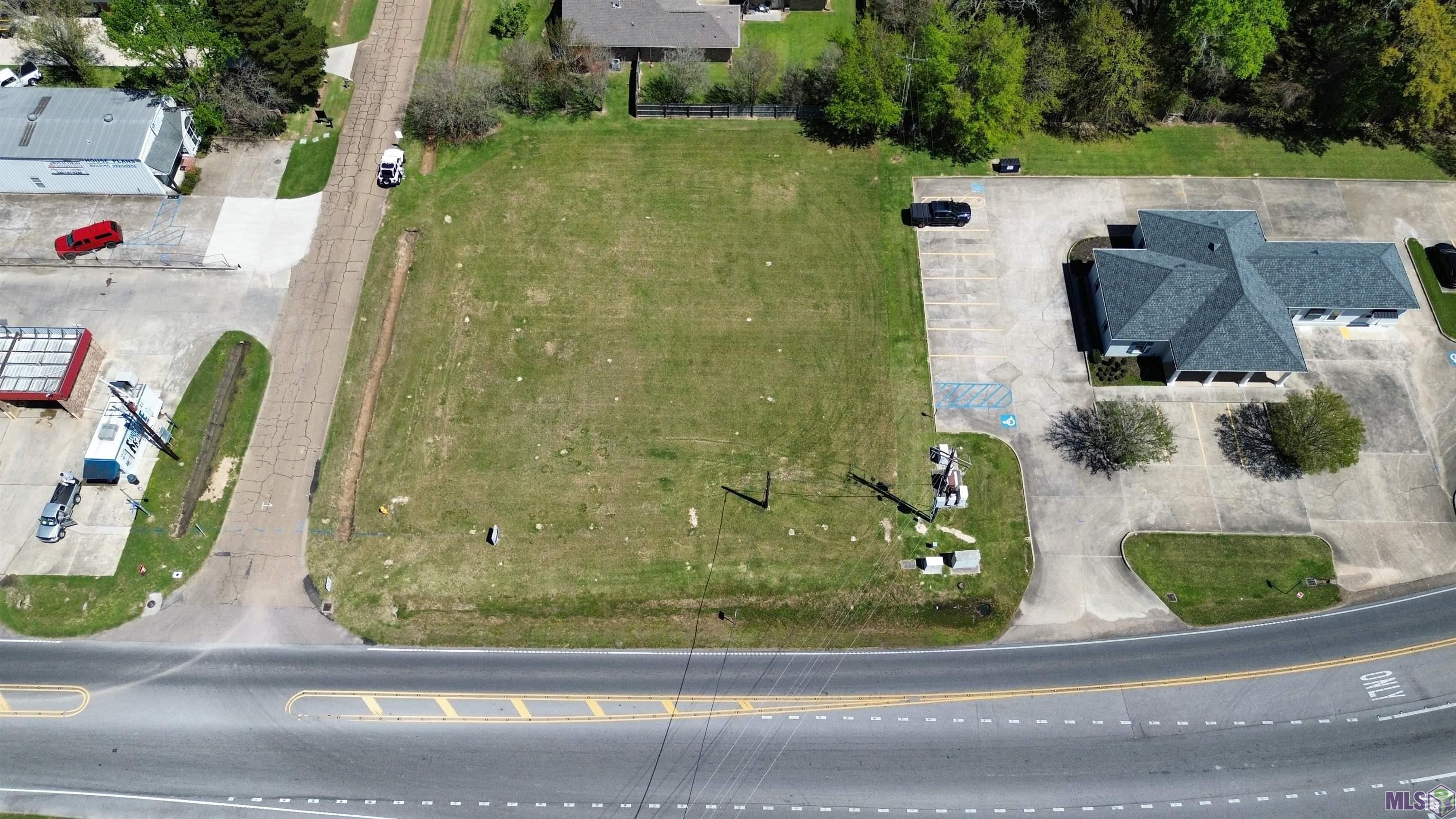 16935 OLD JEFFERSON, Baton Rouge, LA 70817