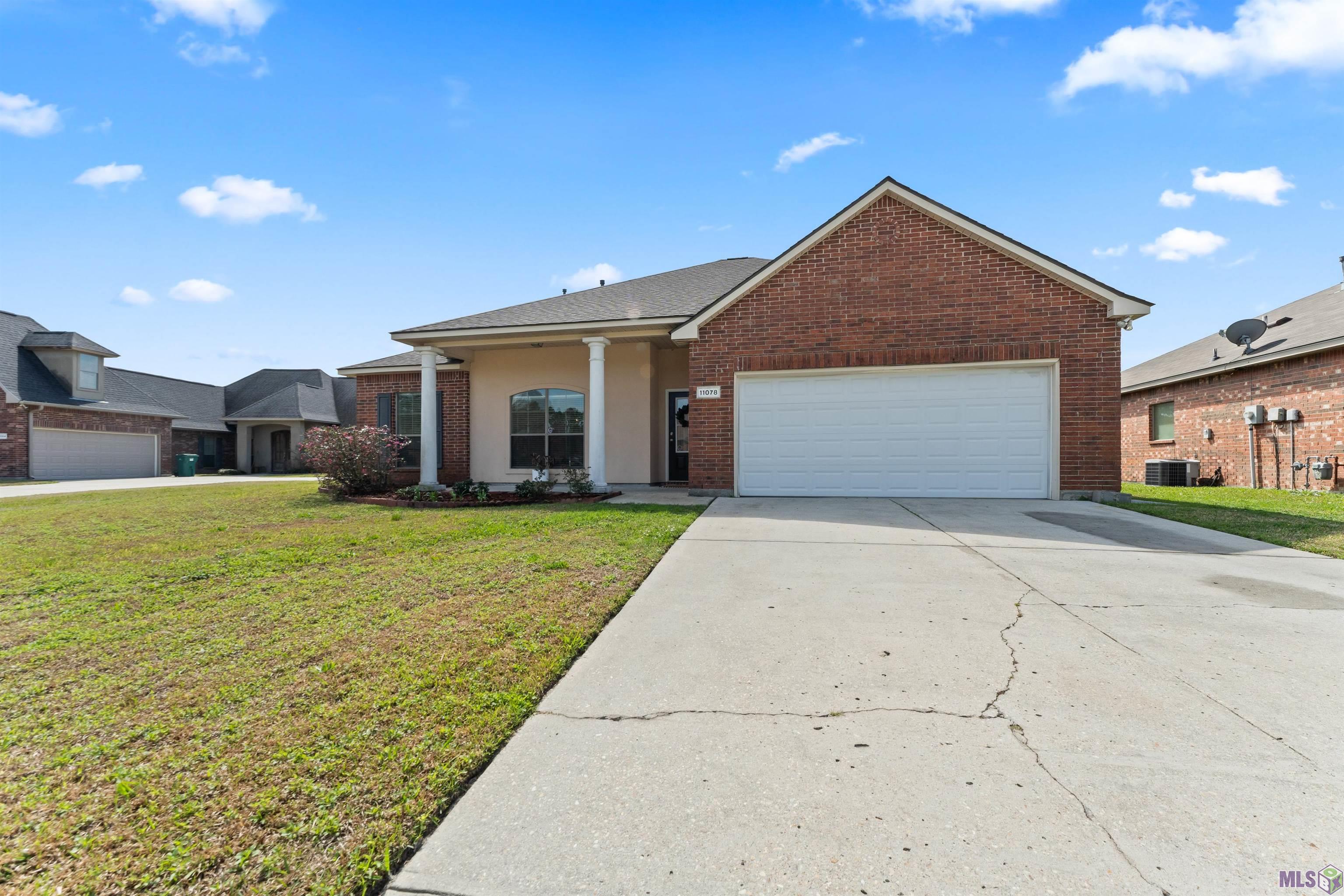 11078 IBERIA DR, Denham Springs, LA 70726