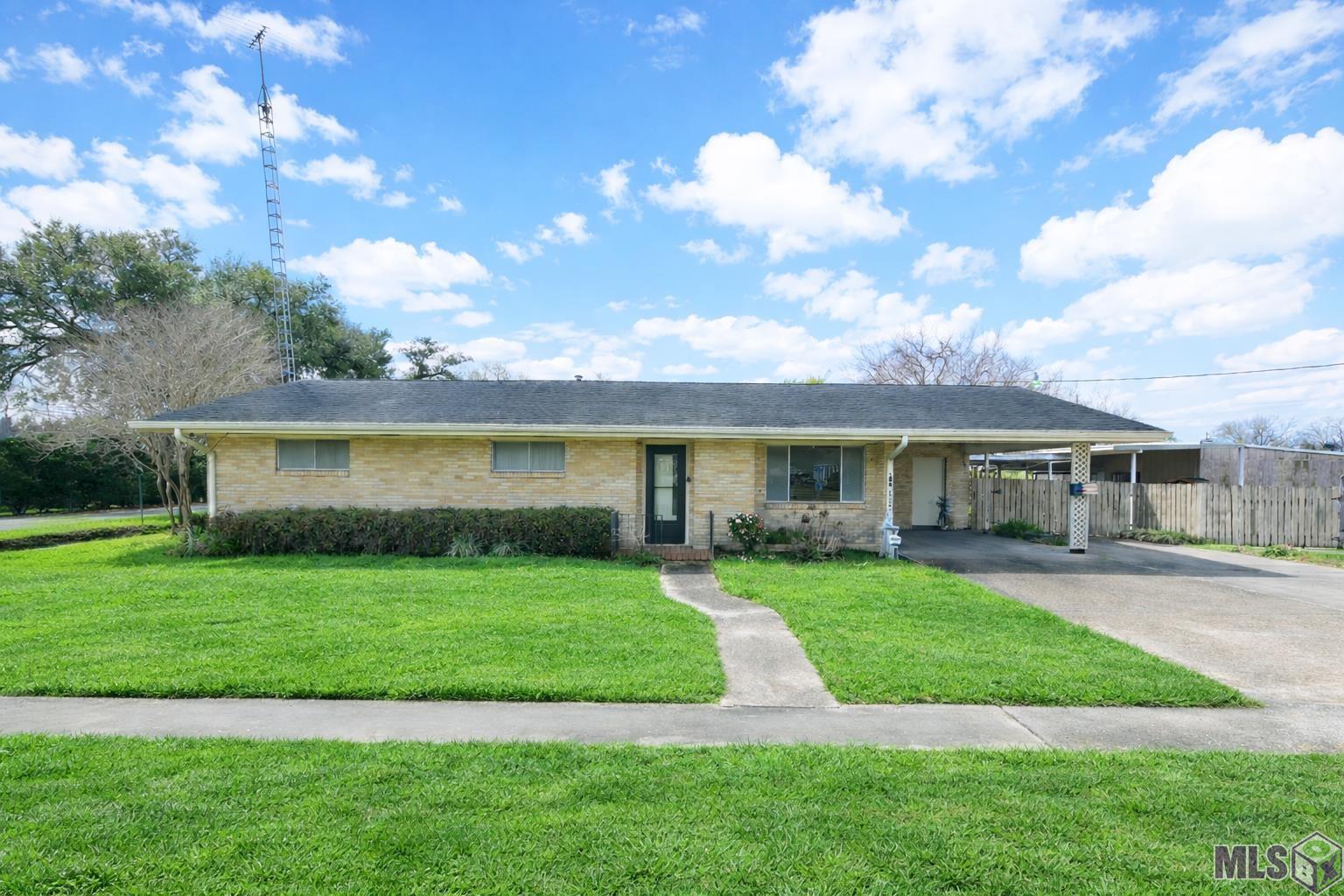 108 YOUNG, Thibodaux, LA 70301