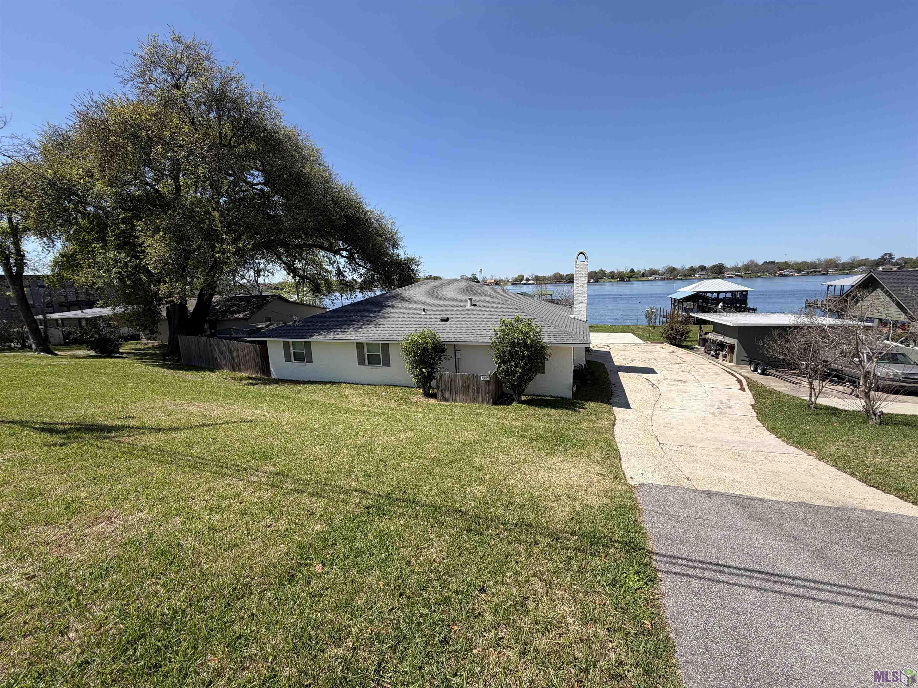 8609 ISLAND RD, Ventress, LA 70783