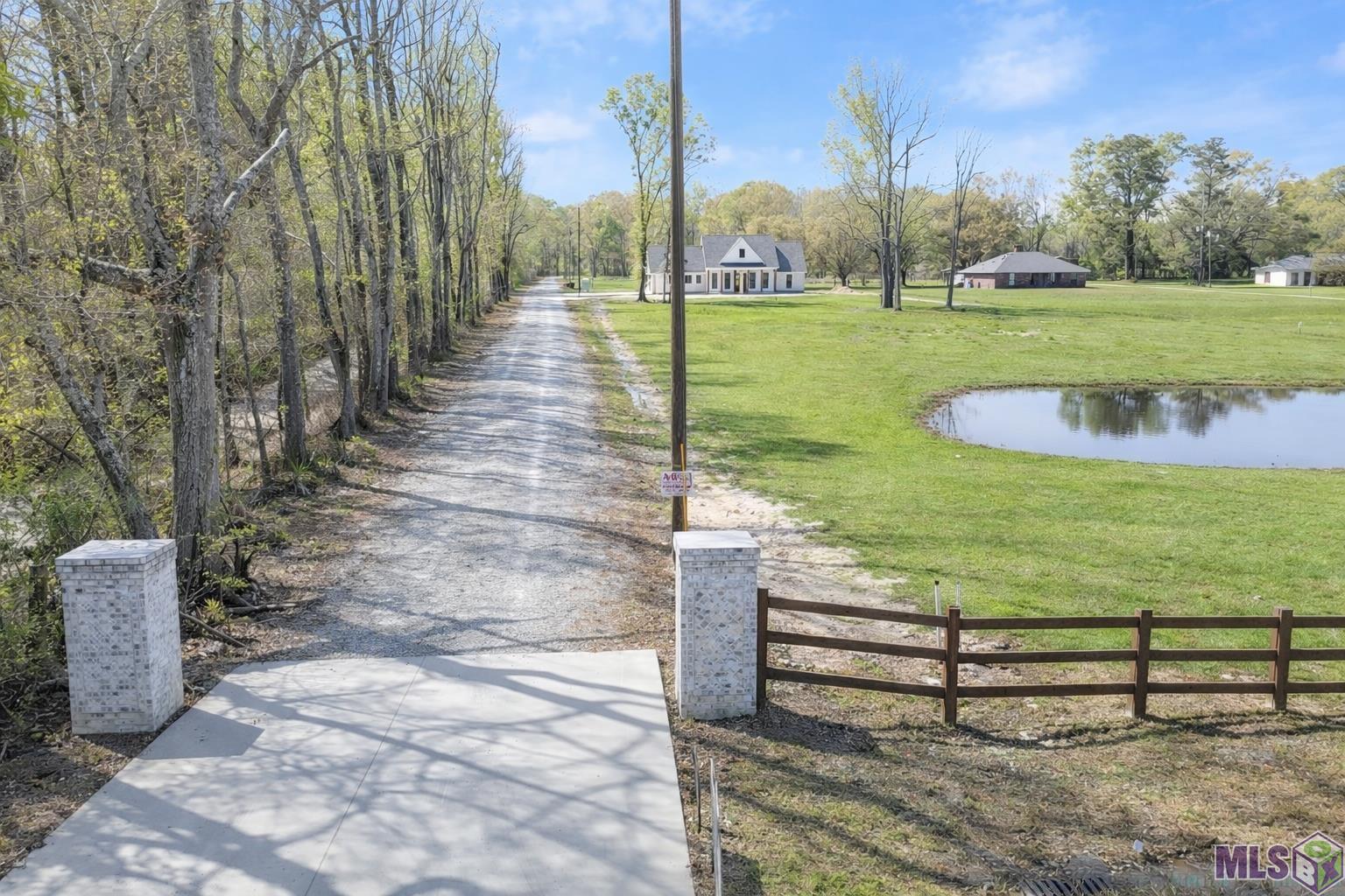 10482 SUMMERSIDE DR, Baker, LA 70714