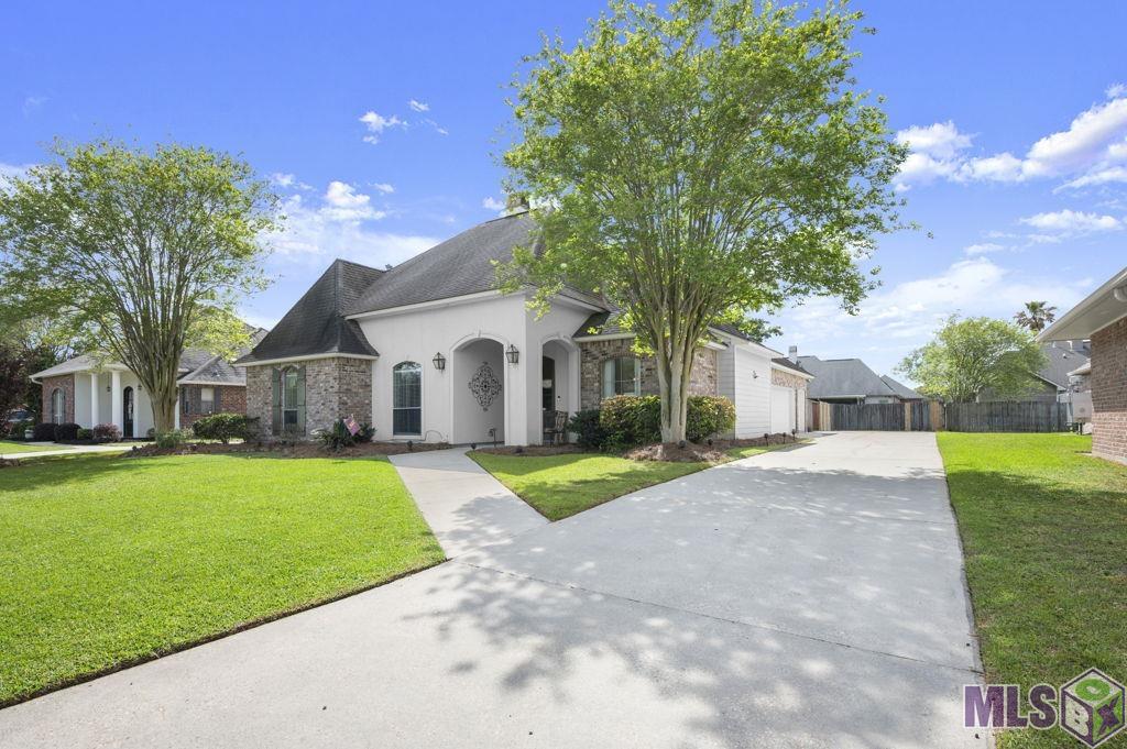 12389 OLD MILL DR, Geismar, LA 70734