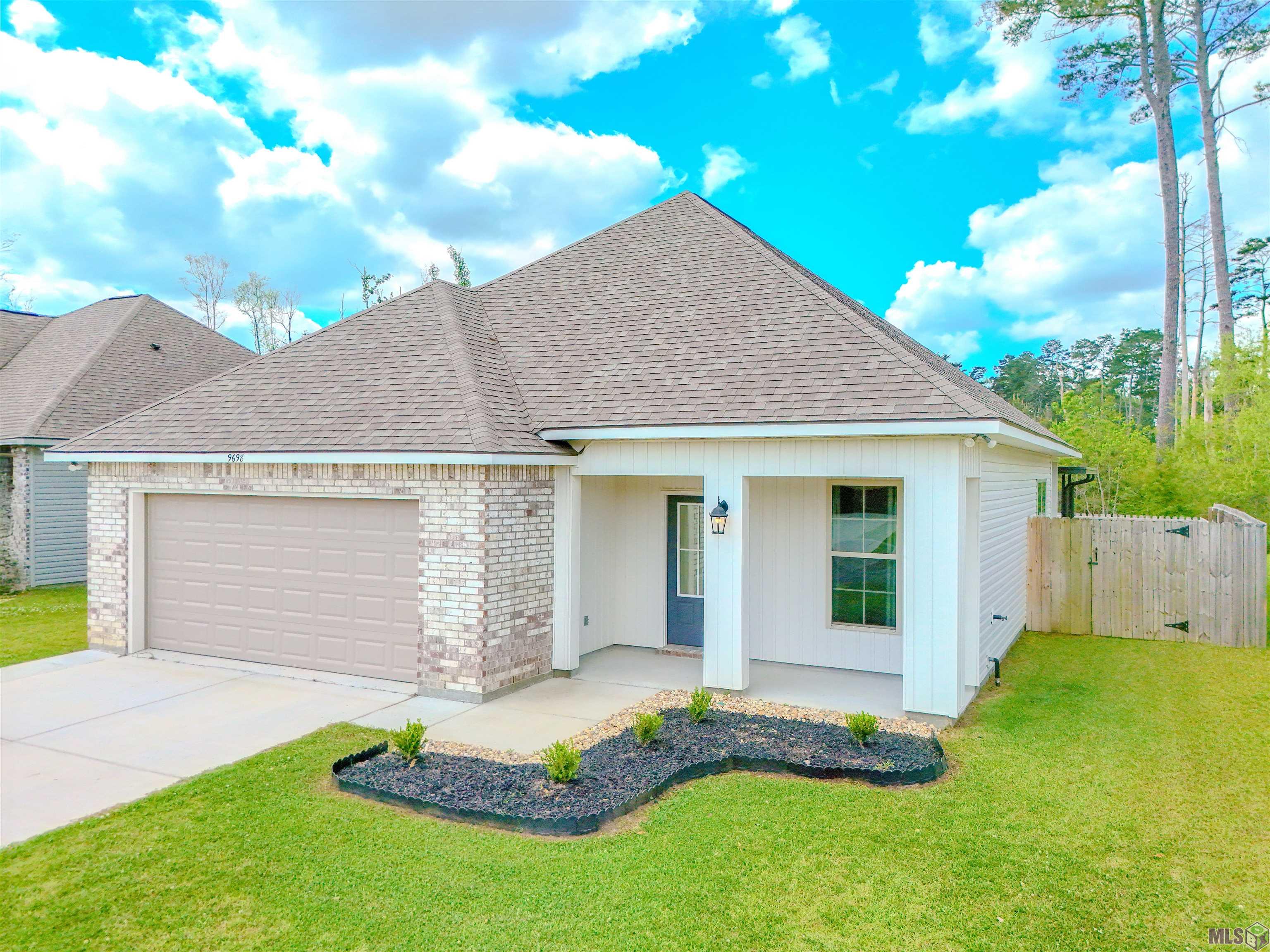 9698 S GRAND MARSH CT, Denham Springs, LA 70726
