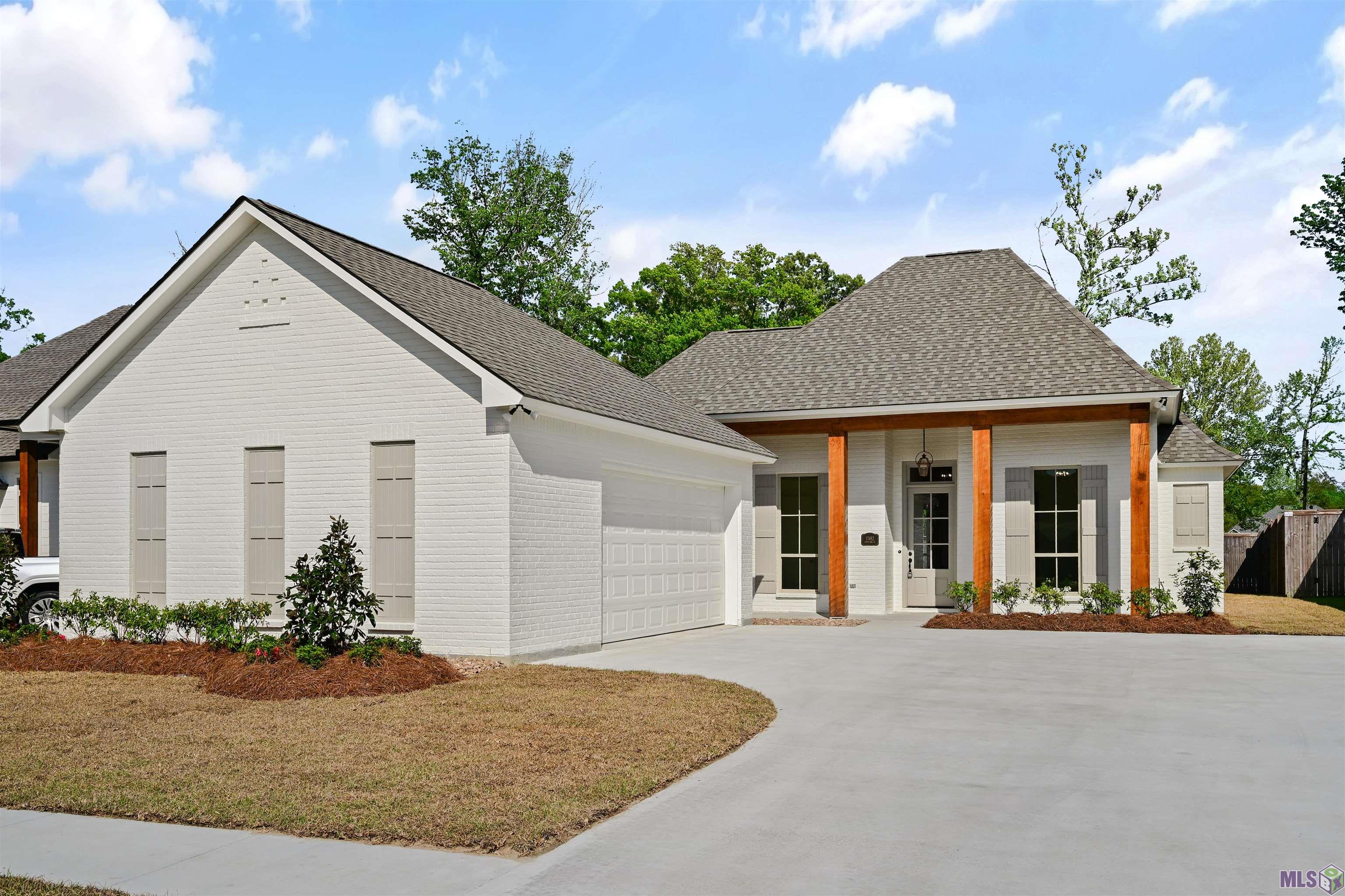 17452 LIONS EAR LN, Prairieville, LA 70769