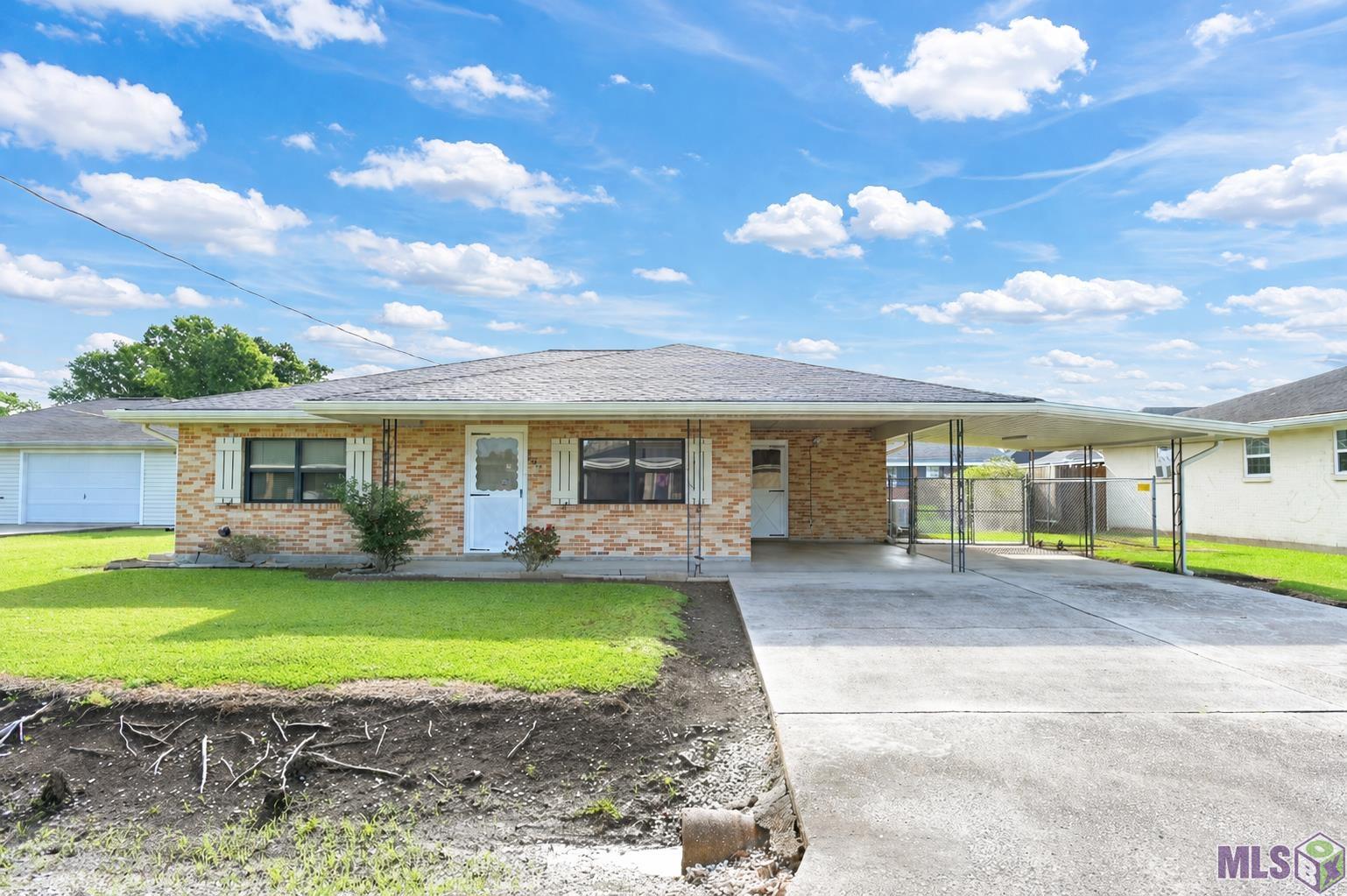 1143 W CAMELLIA DR, Thibodaux, LA 70301