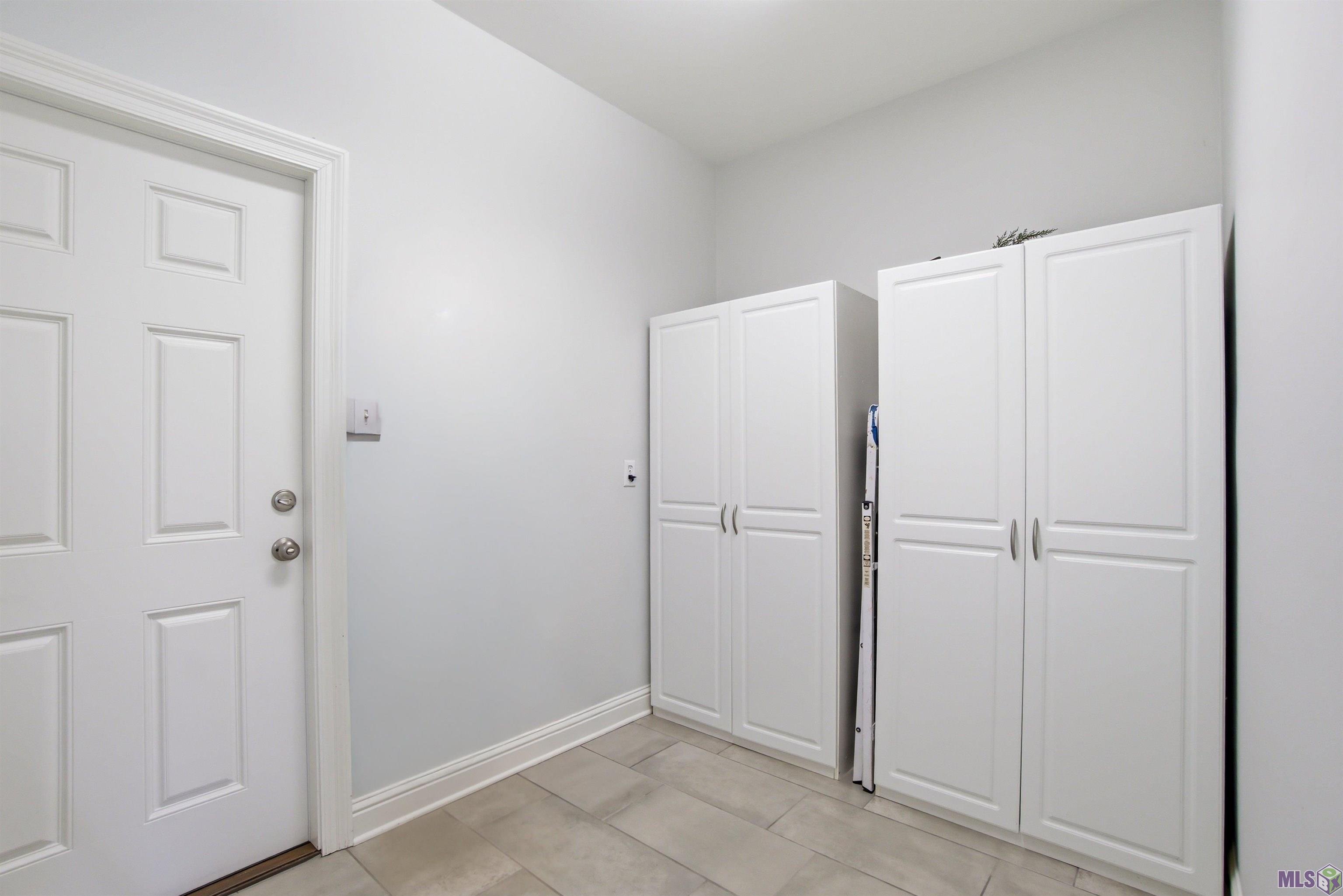 28025 FOXFIRE AVE, Walker, LA 70785
