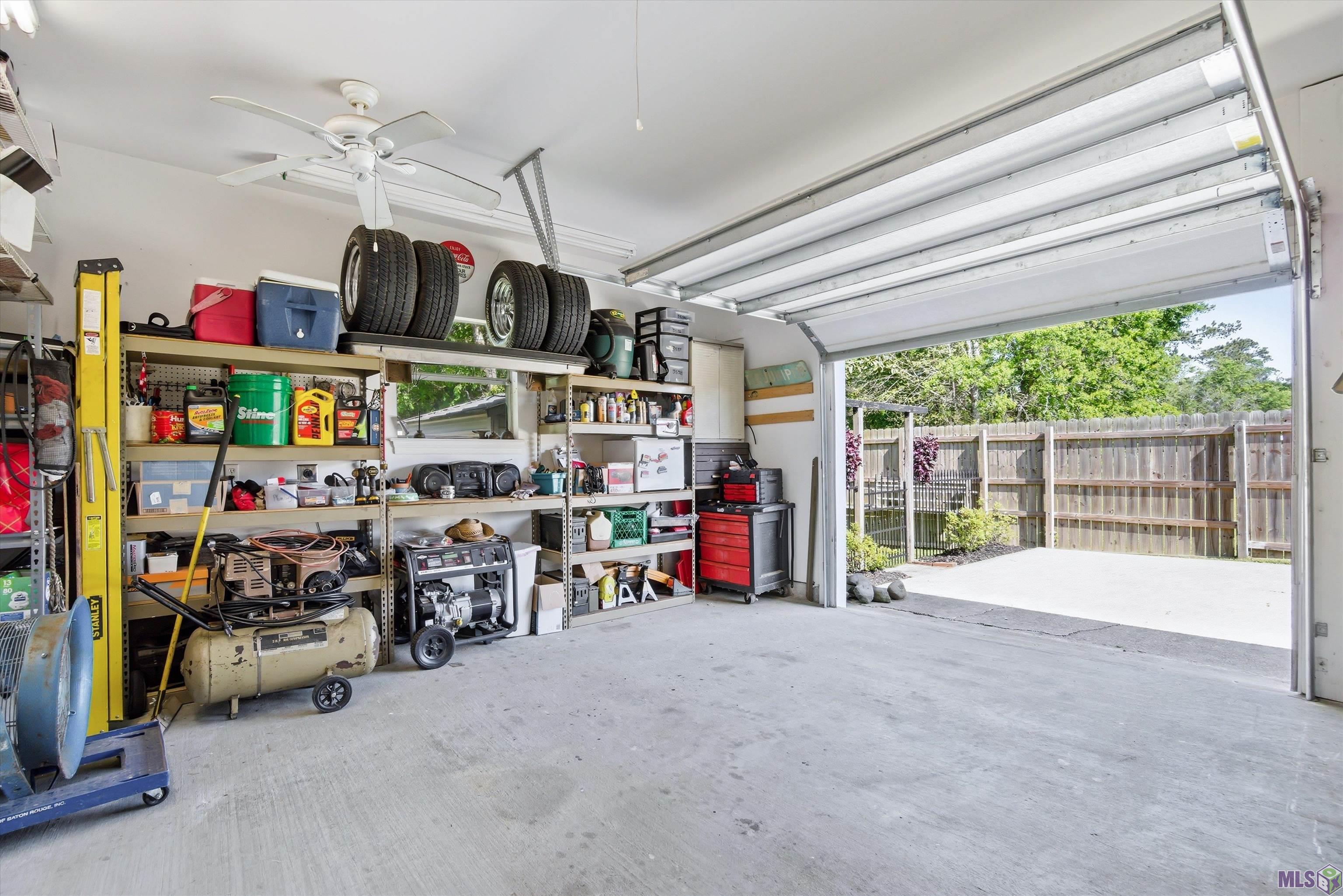 28025 FOXFIRE AVE, Walker, LA 70785