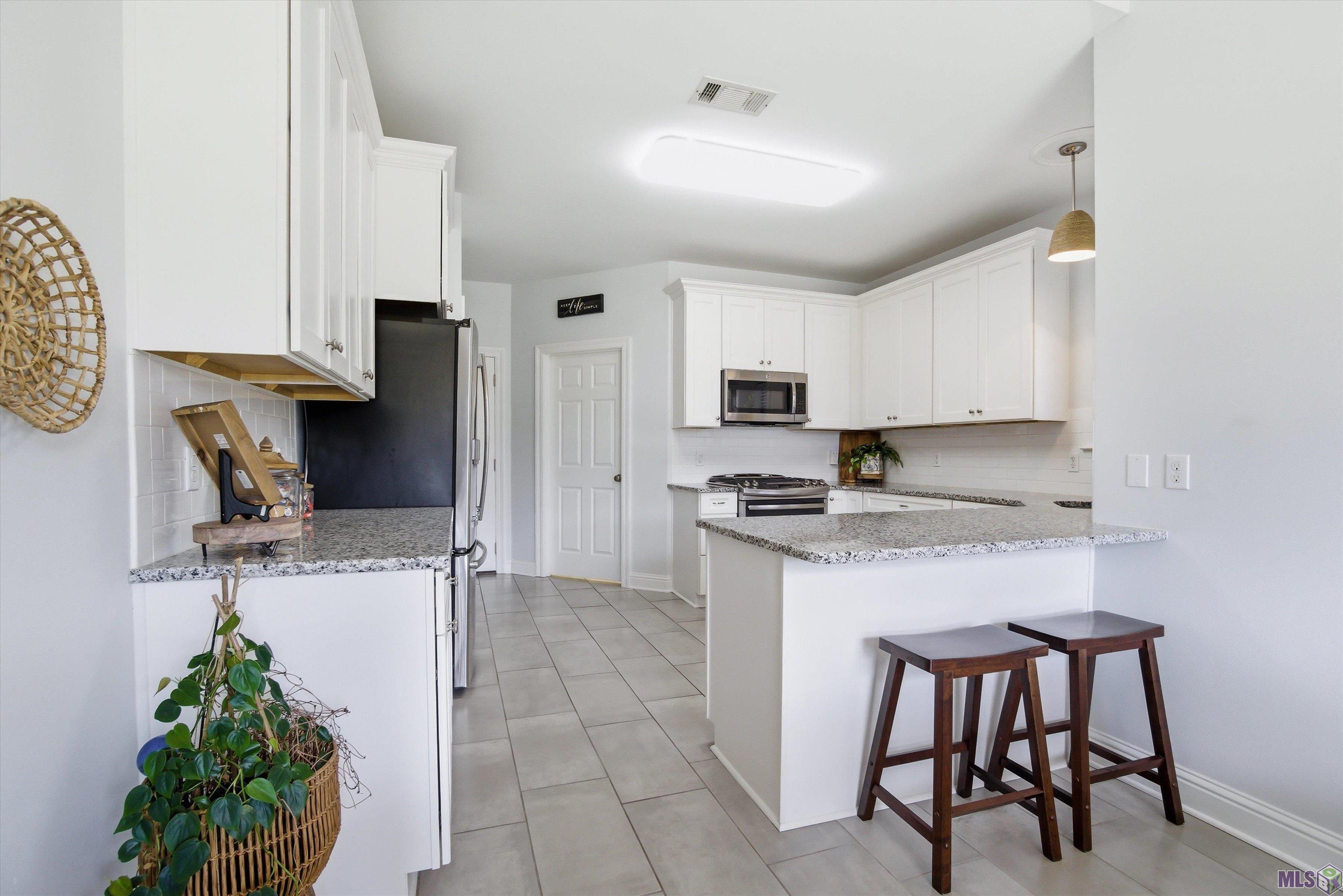 28025 FOXFIRE AVE, Walker, LA 70785