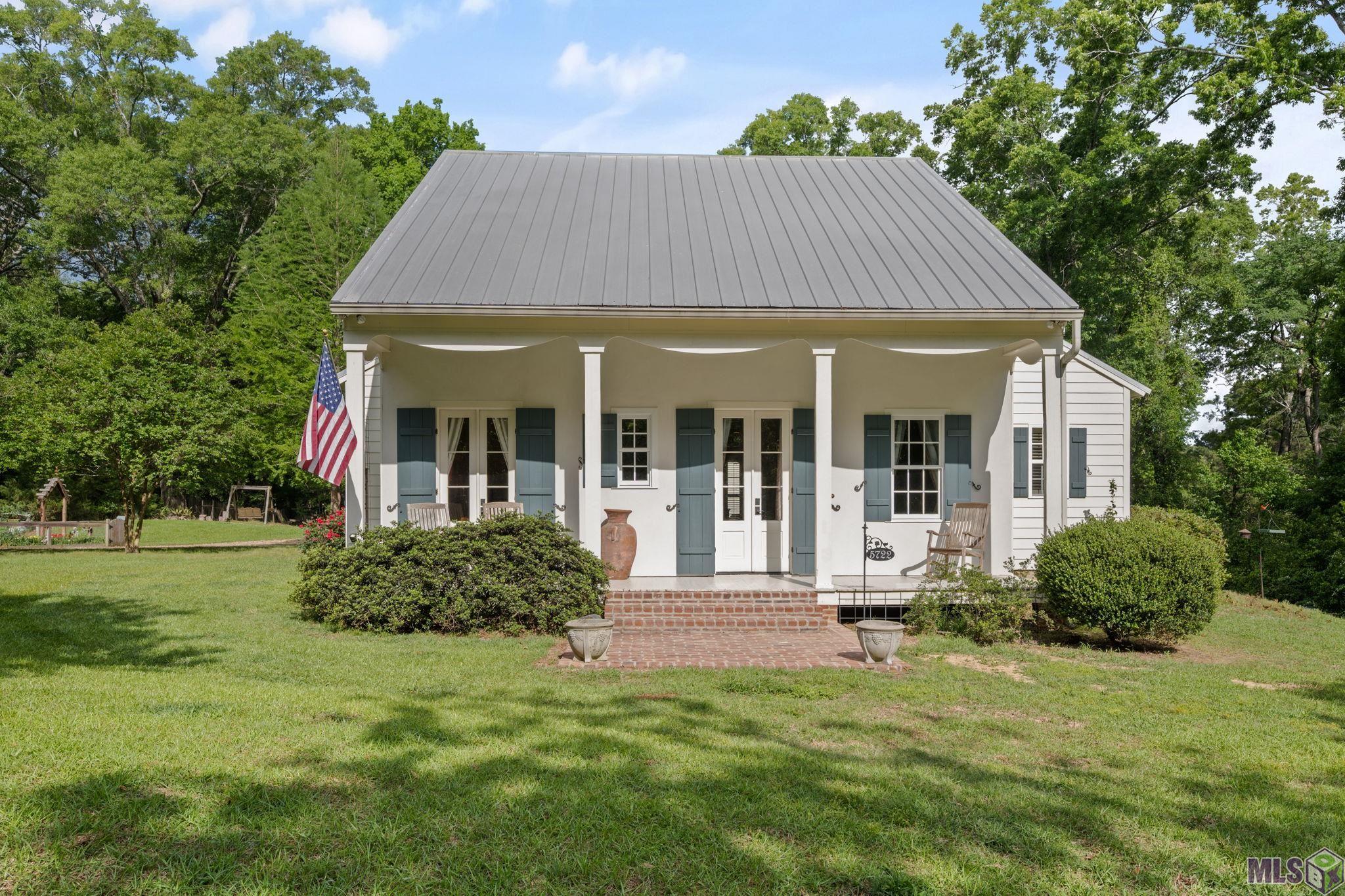 5722 HIGHLAND RD, St. Francisville, LA 70775