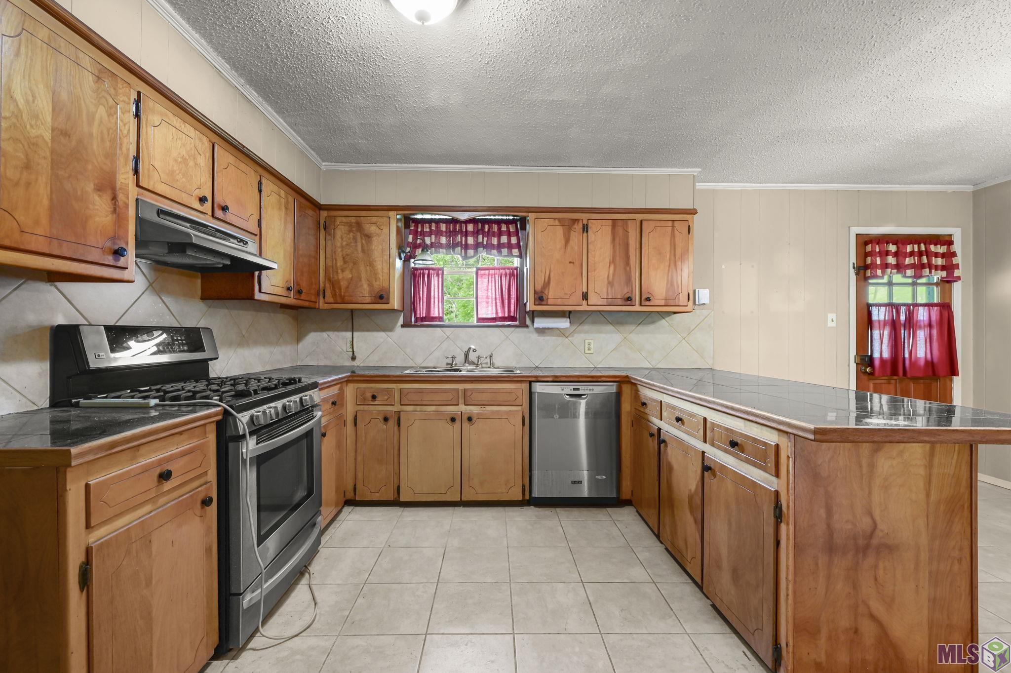 10590 PINE ST, Clinton, LA 70722