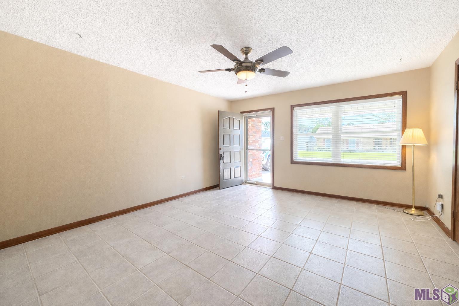 403 CASCADE DR, Houma, LA 70364