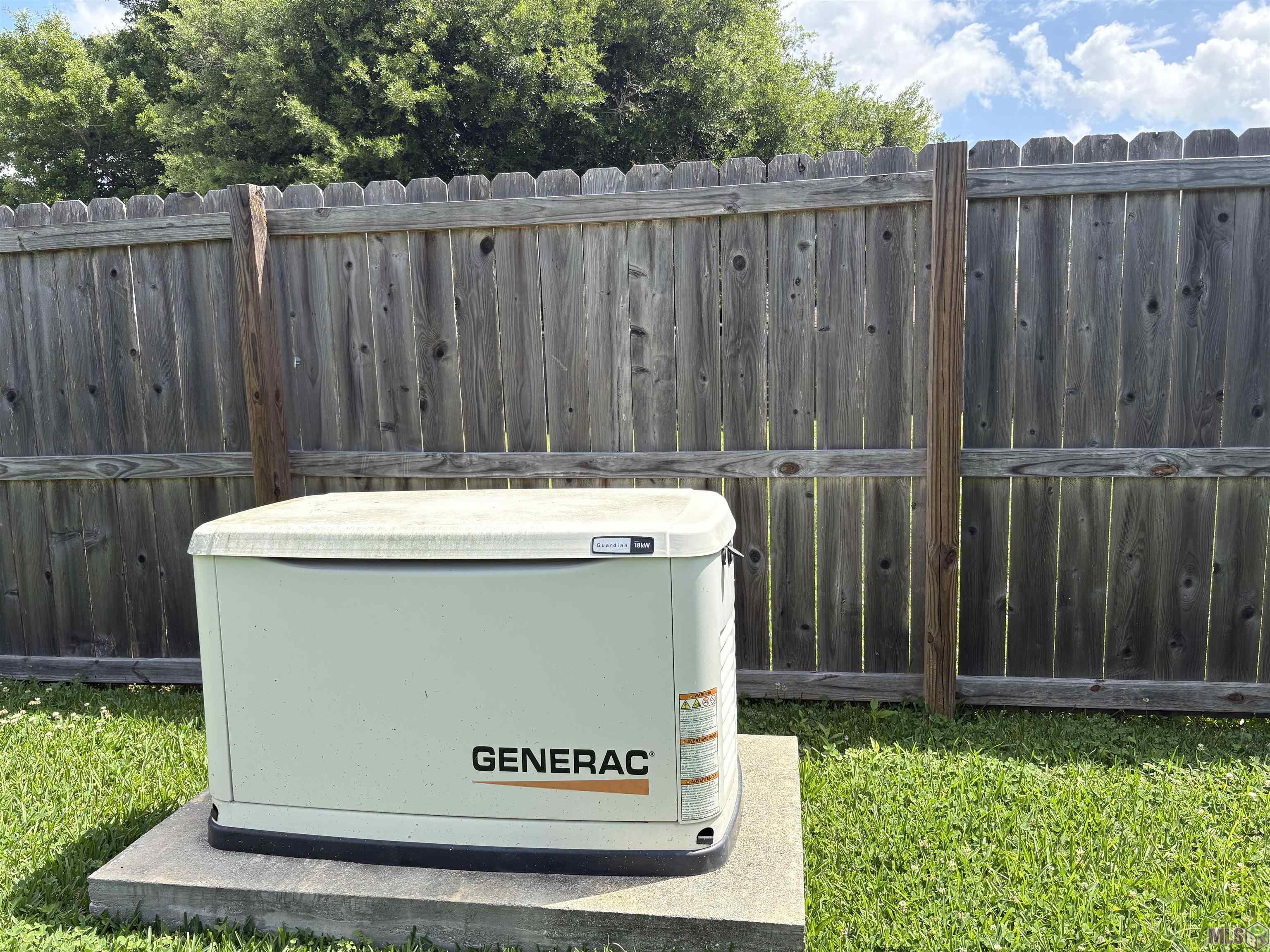 403 CASCADE DR, Houma, LA 70364