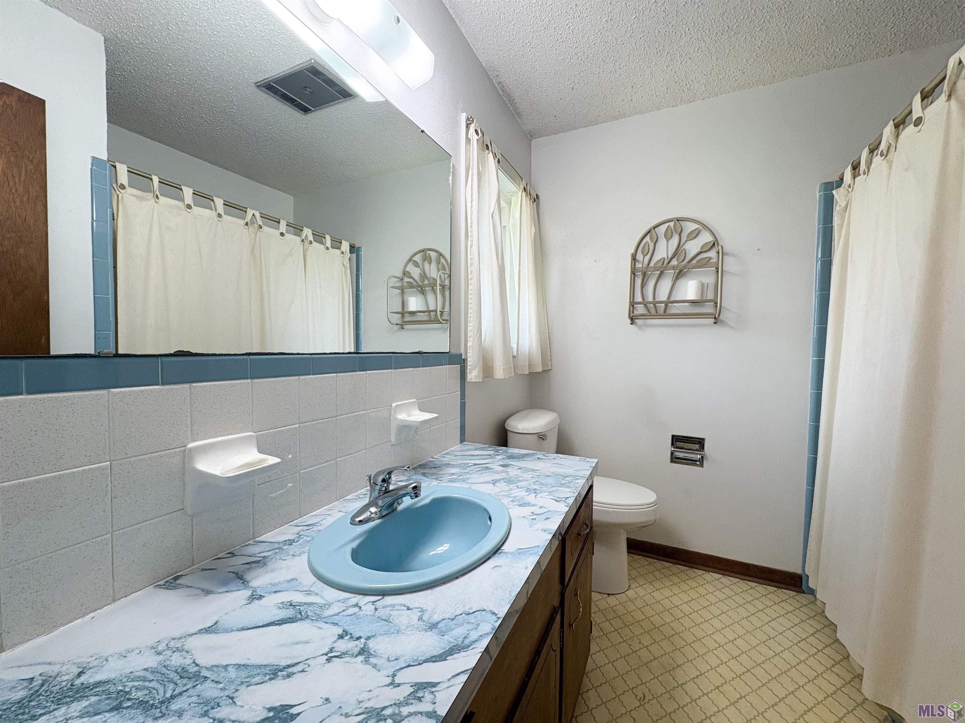 403 CASCADE DR, Houma, LA 70364