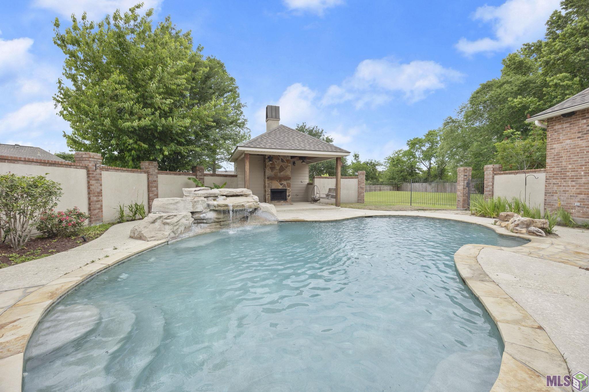 4279 CYPRESS POINTE DR, Zachary, LA 70791