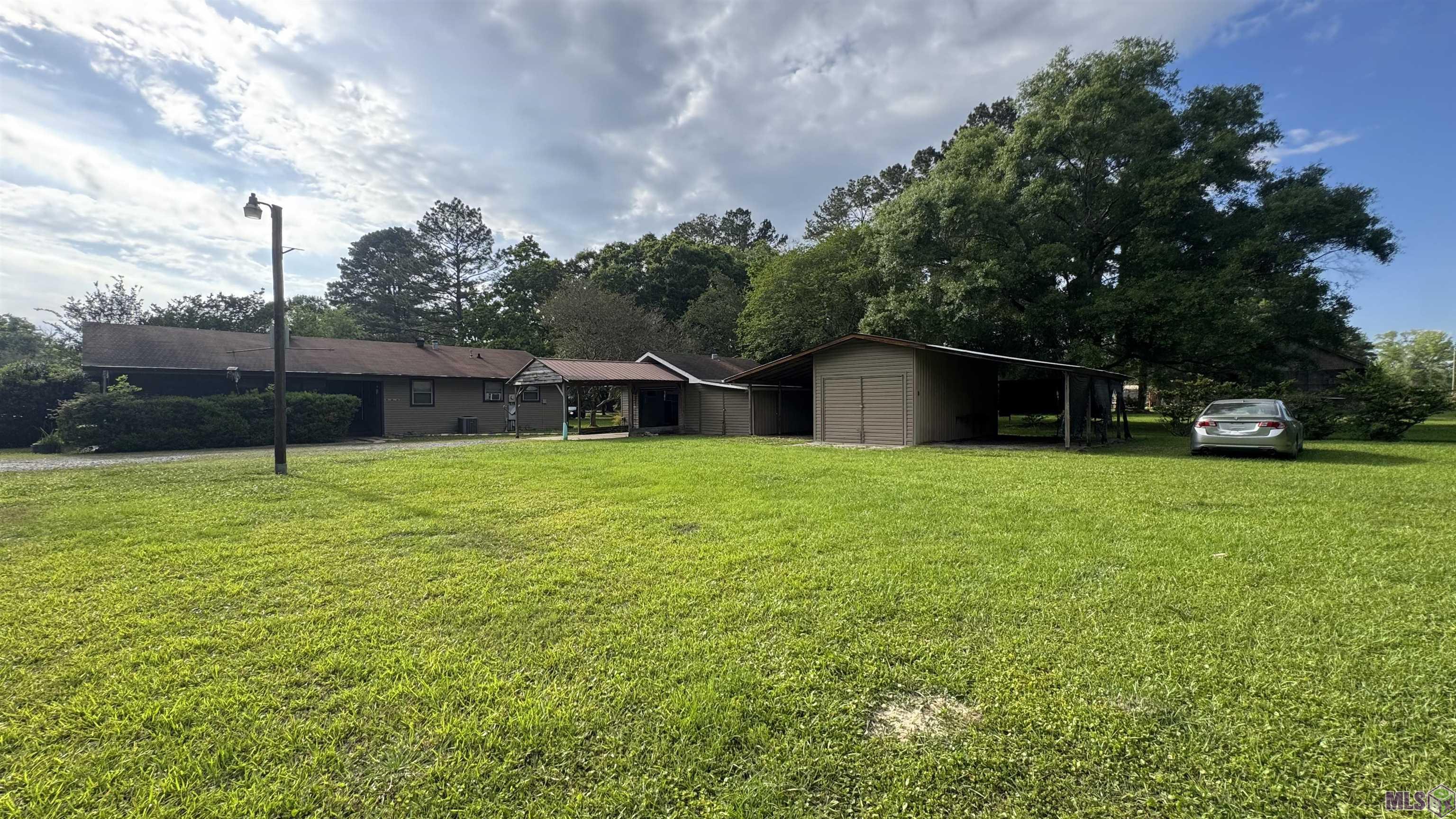 15212 CRYSTAL DR, Pride, LA 70770