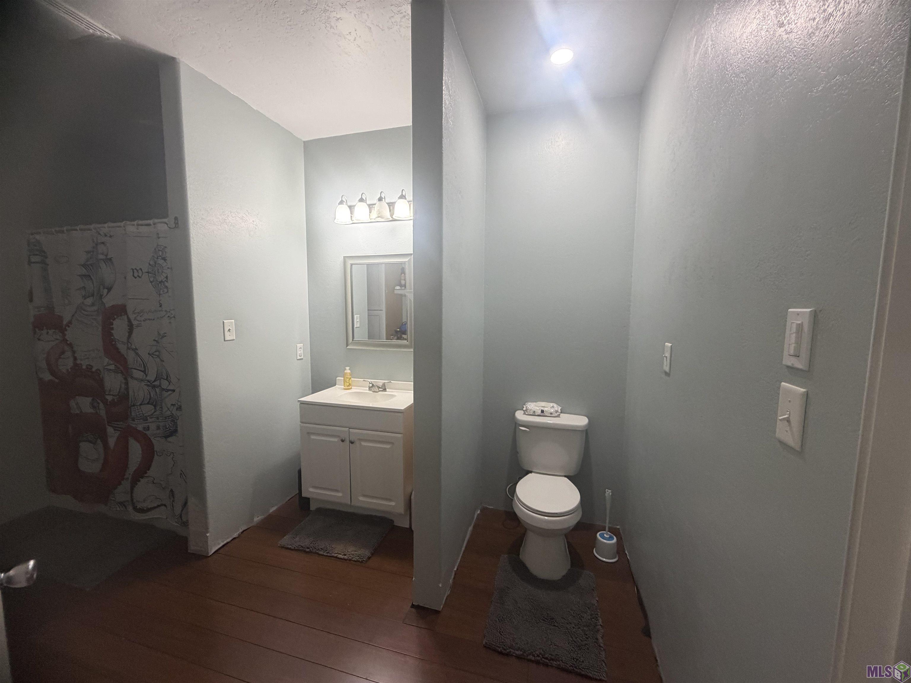 Photo 33
