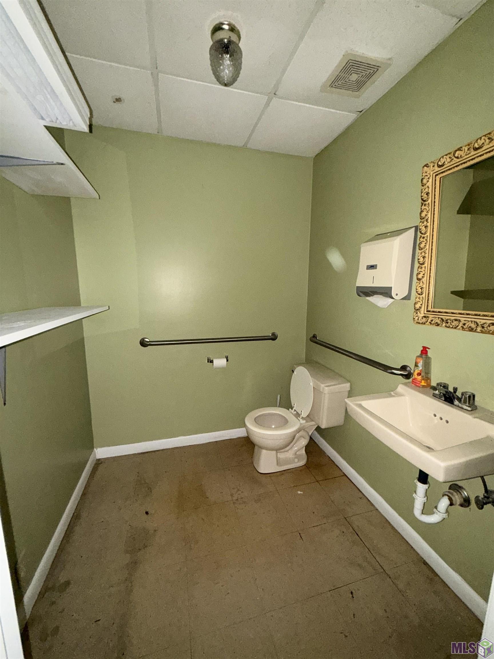 Photo 10