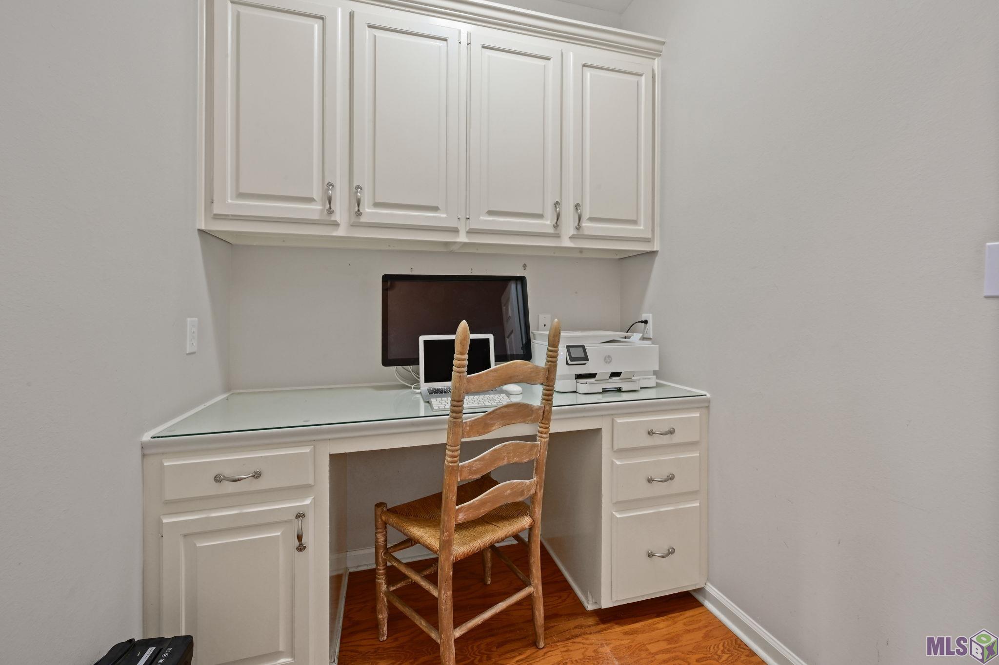 Photo 19