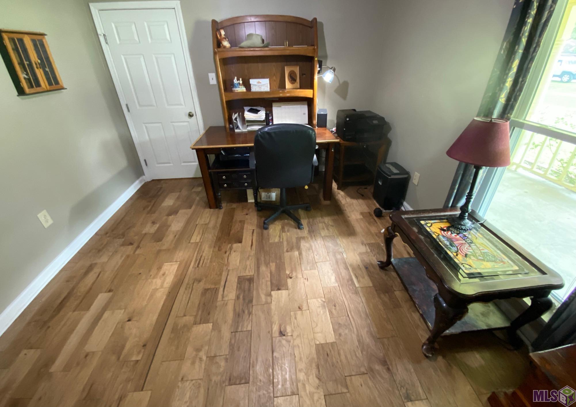 Photo 19