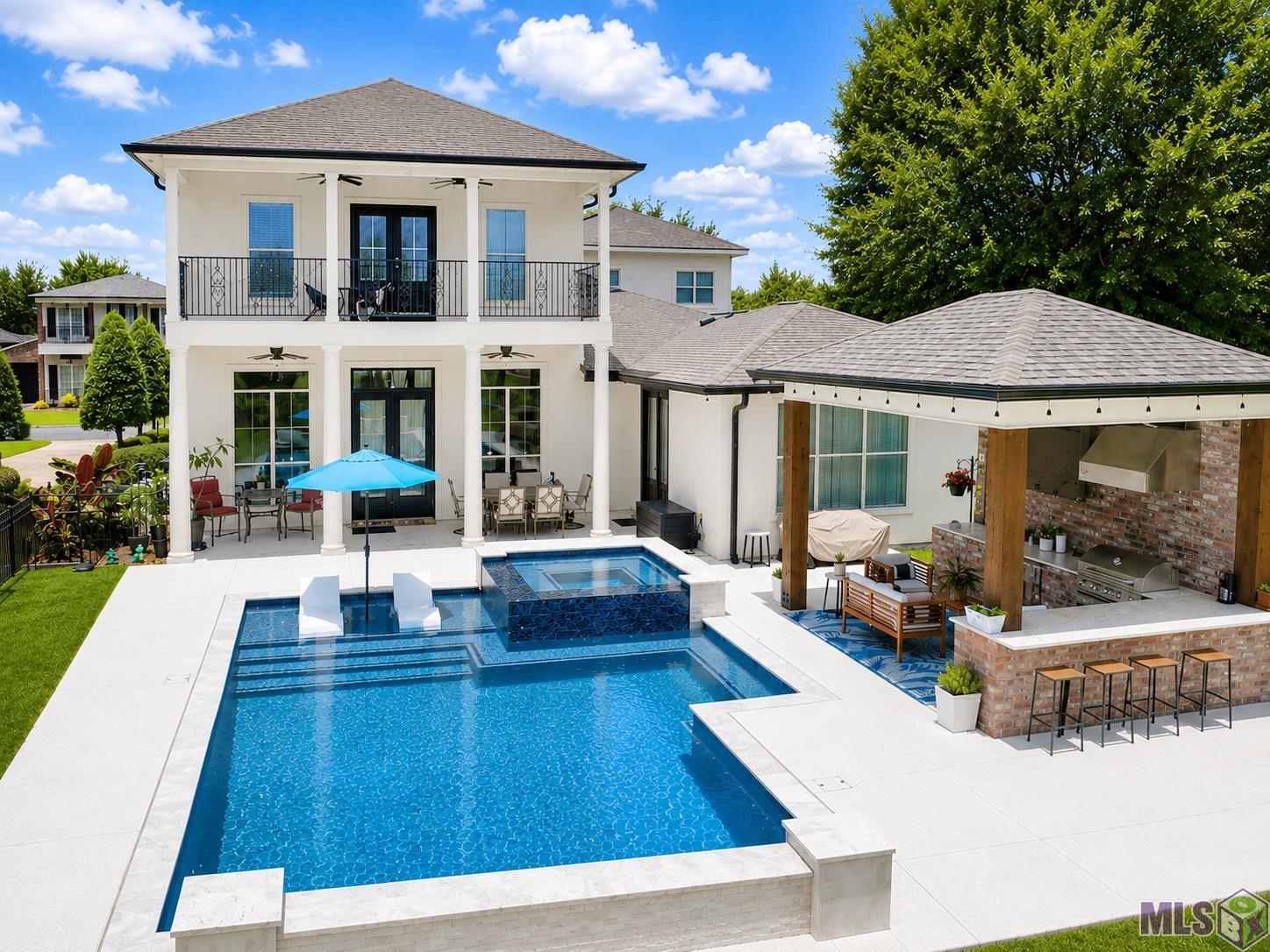 6216 BREEZE POINT DR, Gonzales, LA 70737