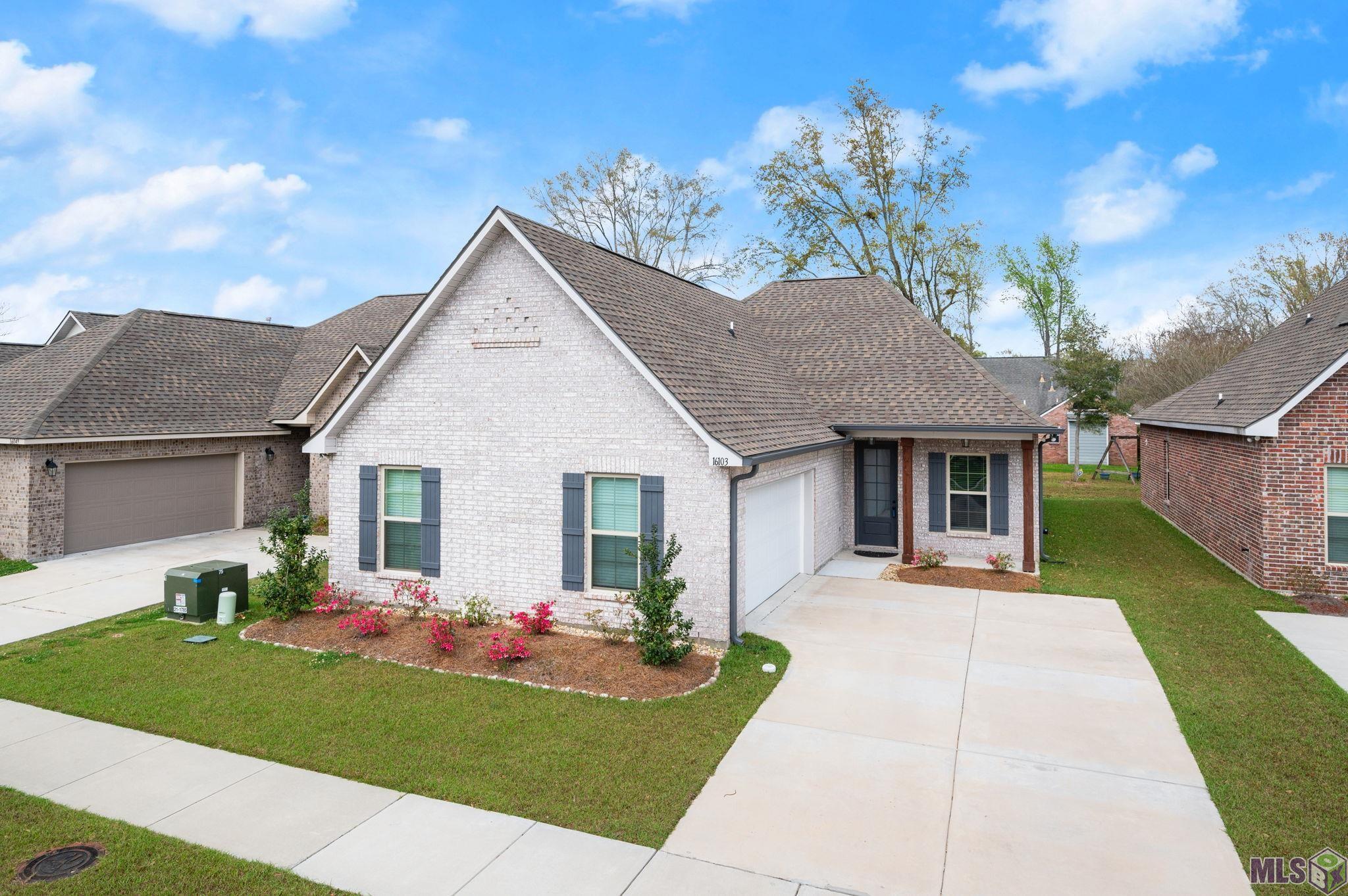 16103 KNOLL CREEK AVE, Baton Rouge, LA 70817