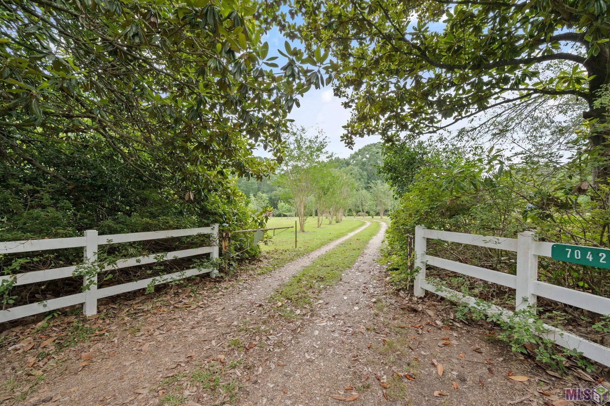 7042 REED RD, St. Francisville, LA 70775