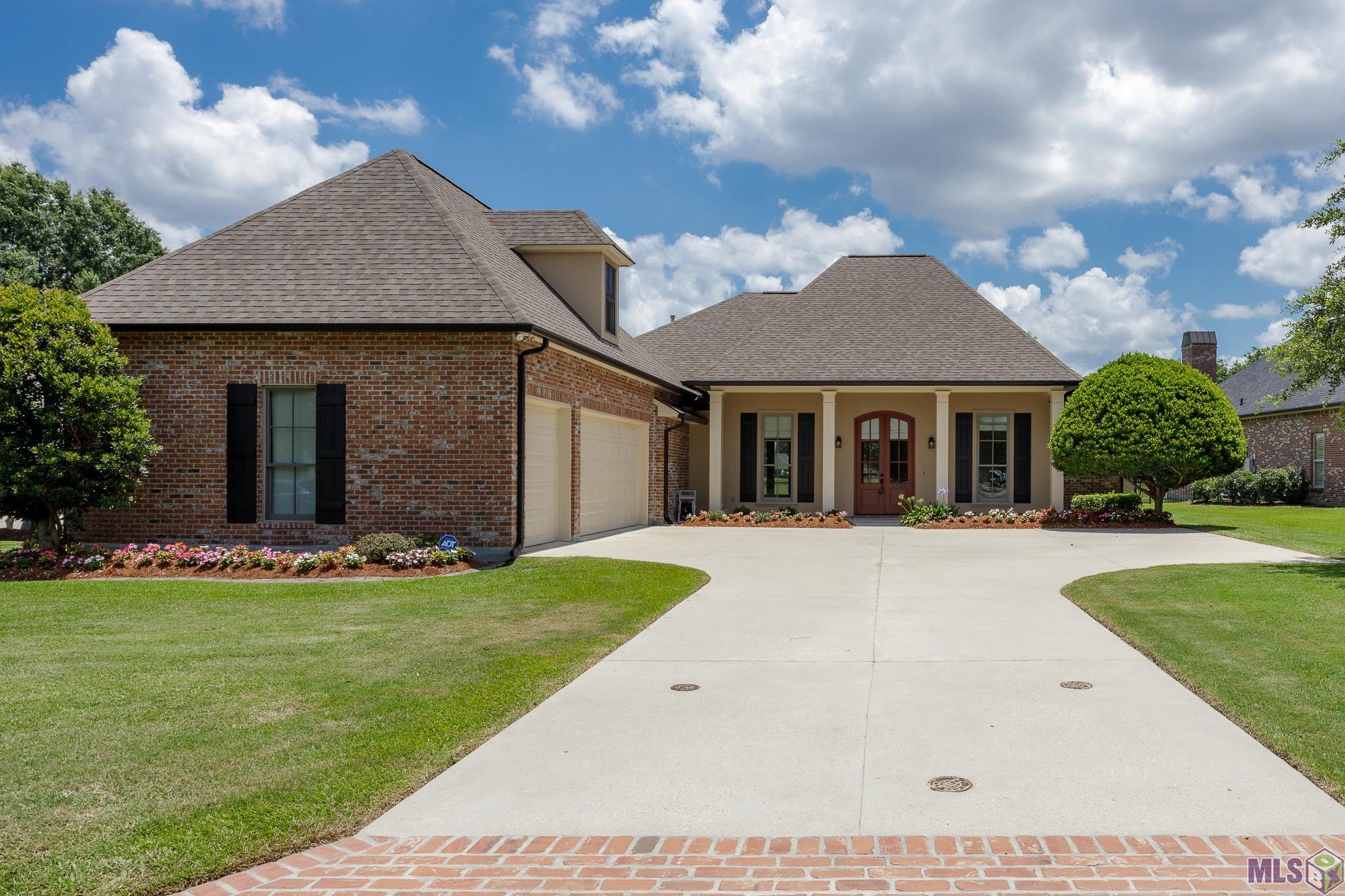 6060 ROYAL PALMS CT, Gonzales, LA 70737