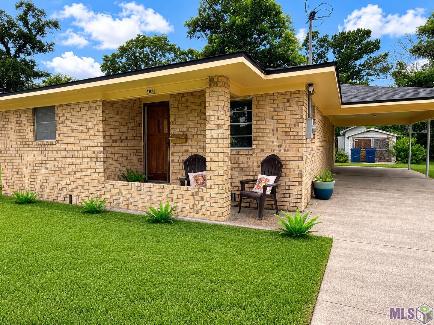 607 S BROADWAY ST, Jennings, LA 70546