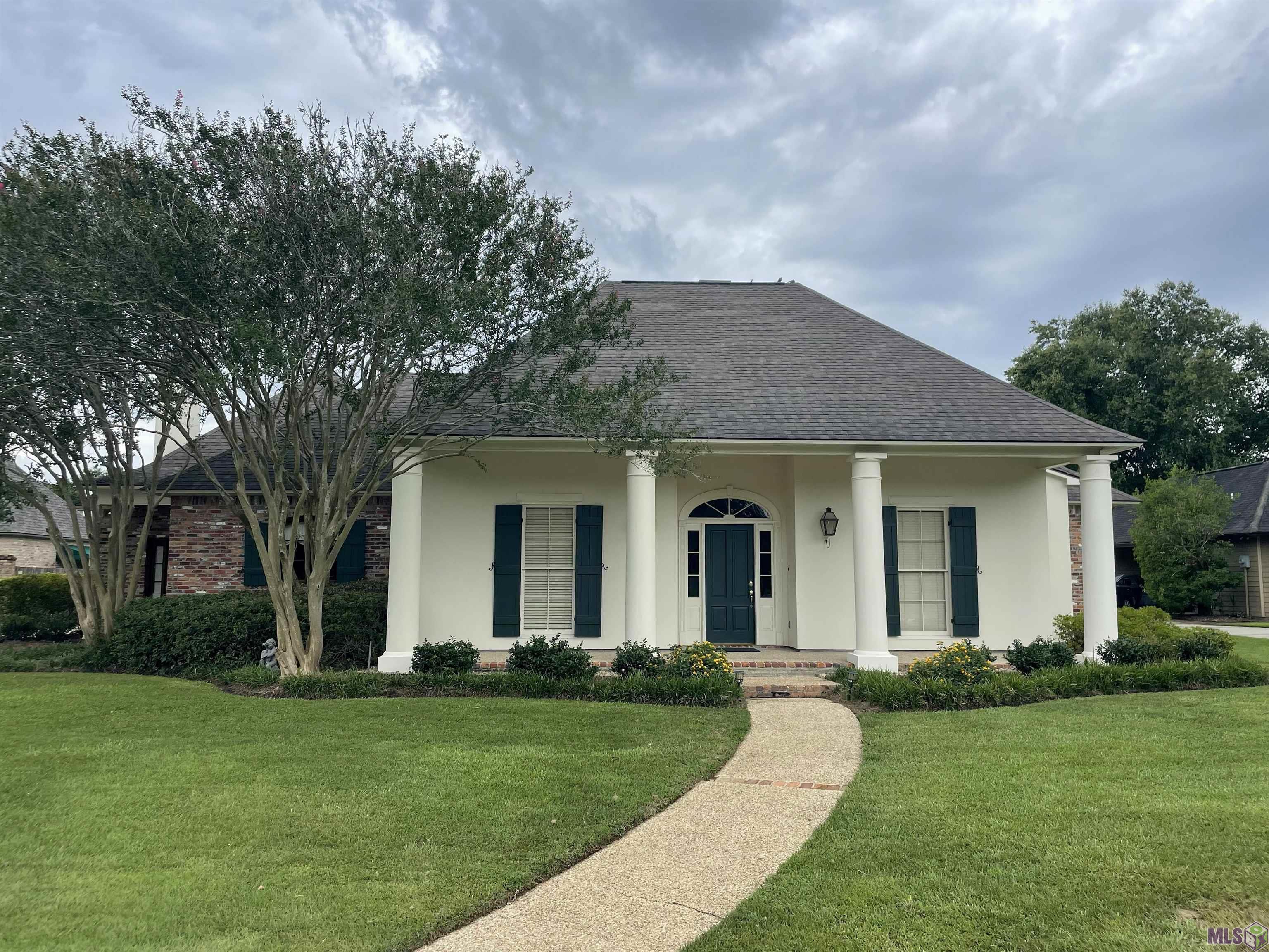 17735 EAGLEWOOD DR, Baton Rouge, LA 70810